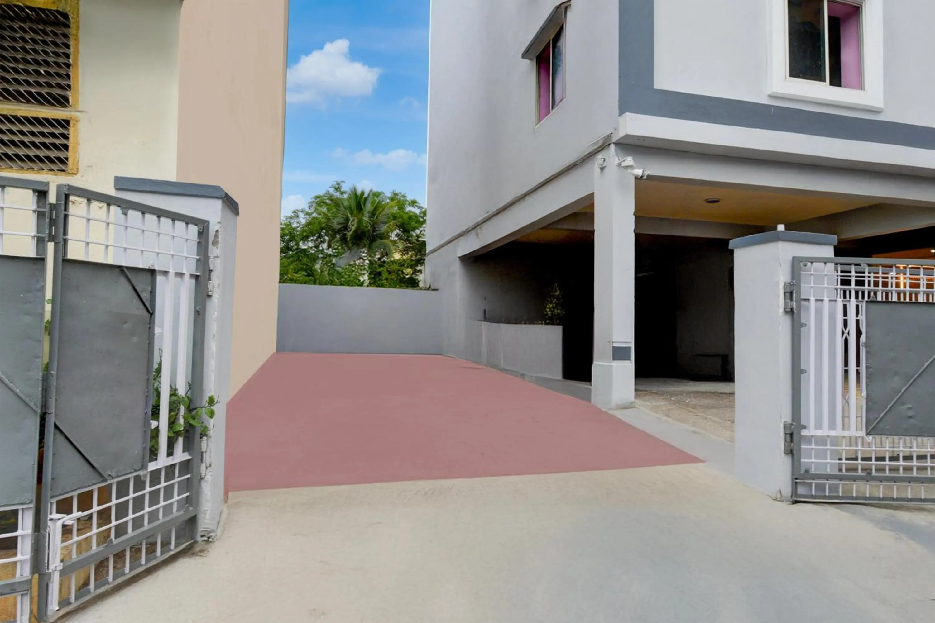 Facade/entrance in Super Townhouse Vanasthalipuram Near Deer National Park