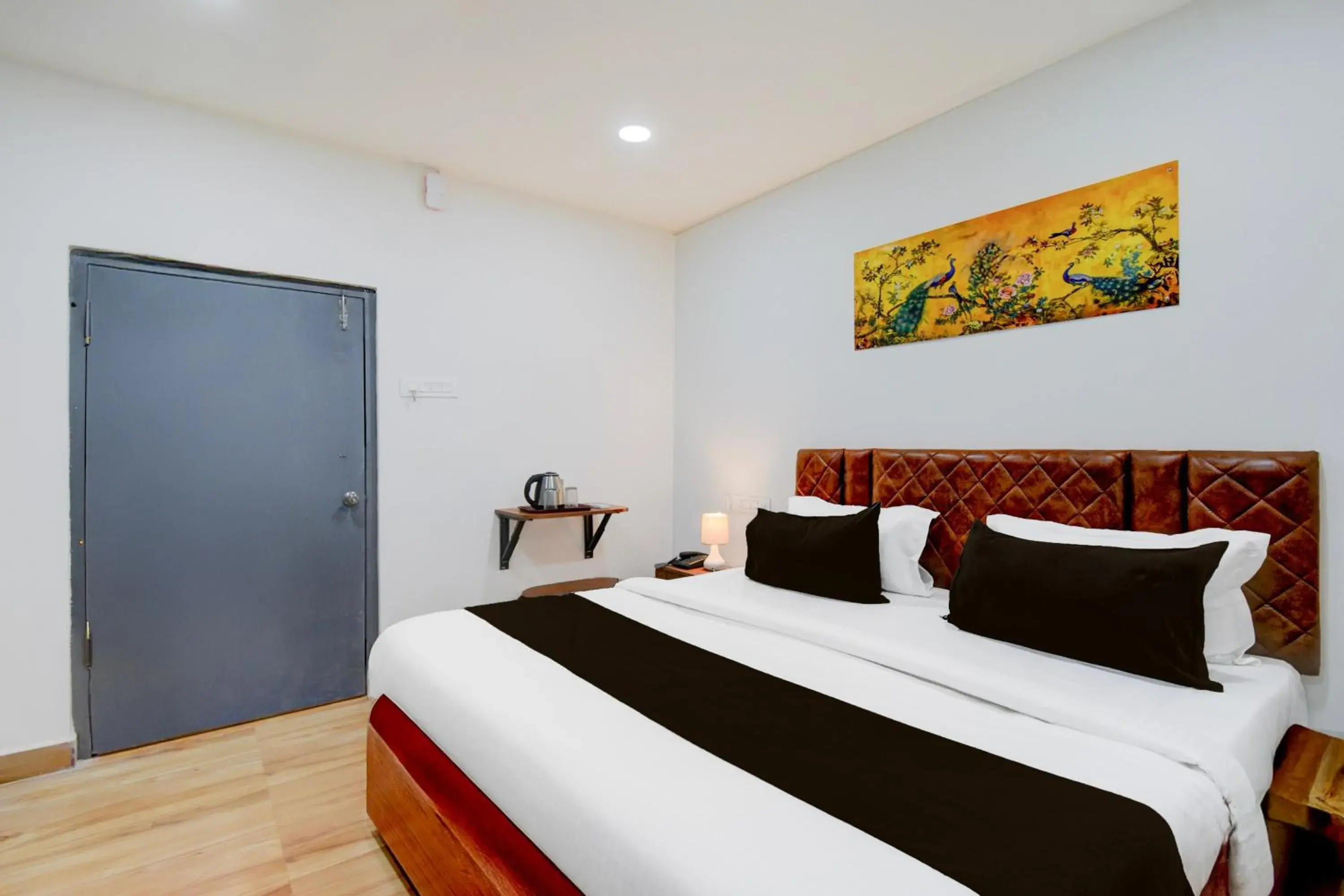 Deluxe Triple Room - single occupancy in Super Townhouse Vanasthalipuram Near Deer National Park Deluxe Triple Room - single occupancy in Super Townhouse Vanasthalipuram Near Deer National Park