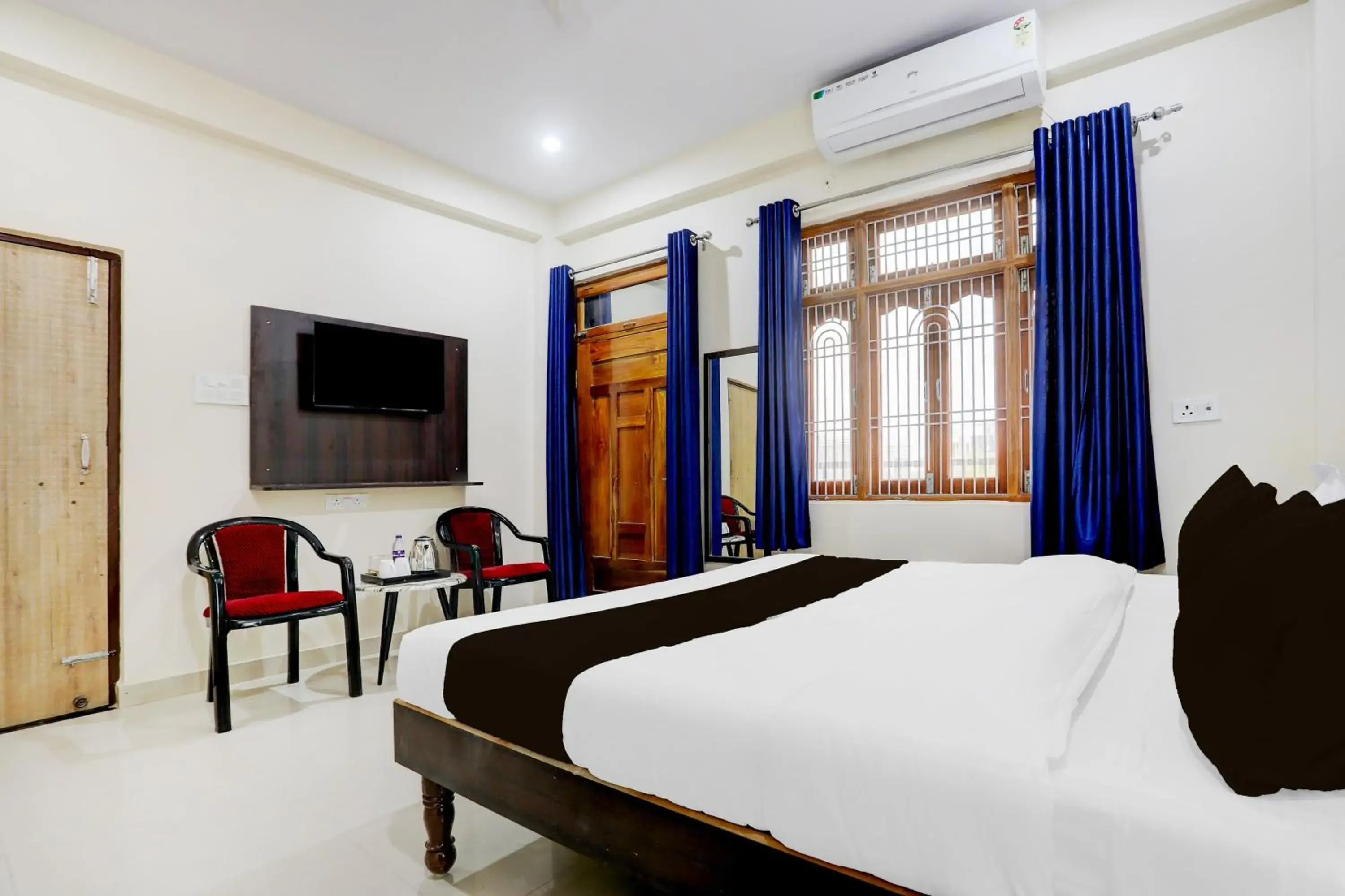 Classic Triple Room - single occupancy in Super Collection O Nagwa Lanka Varanasi Classic Triple Room - single occupancy in Super Collection O Nagwa Lanka Varanasi