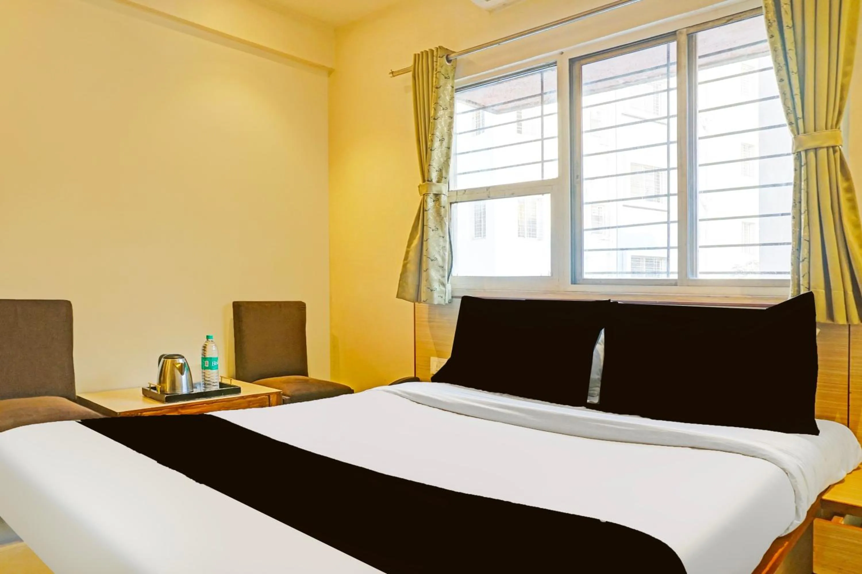 Bedroom, Bed in Super Collection O Pune Nagar Road Viman Nagar Formerly Ananta Sagar