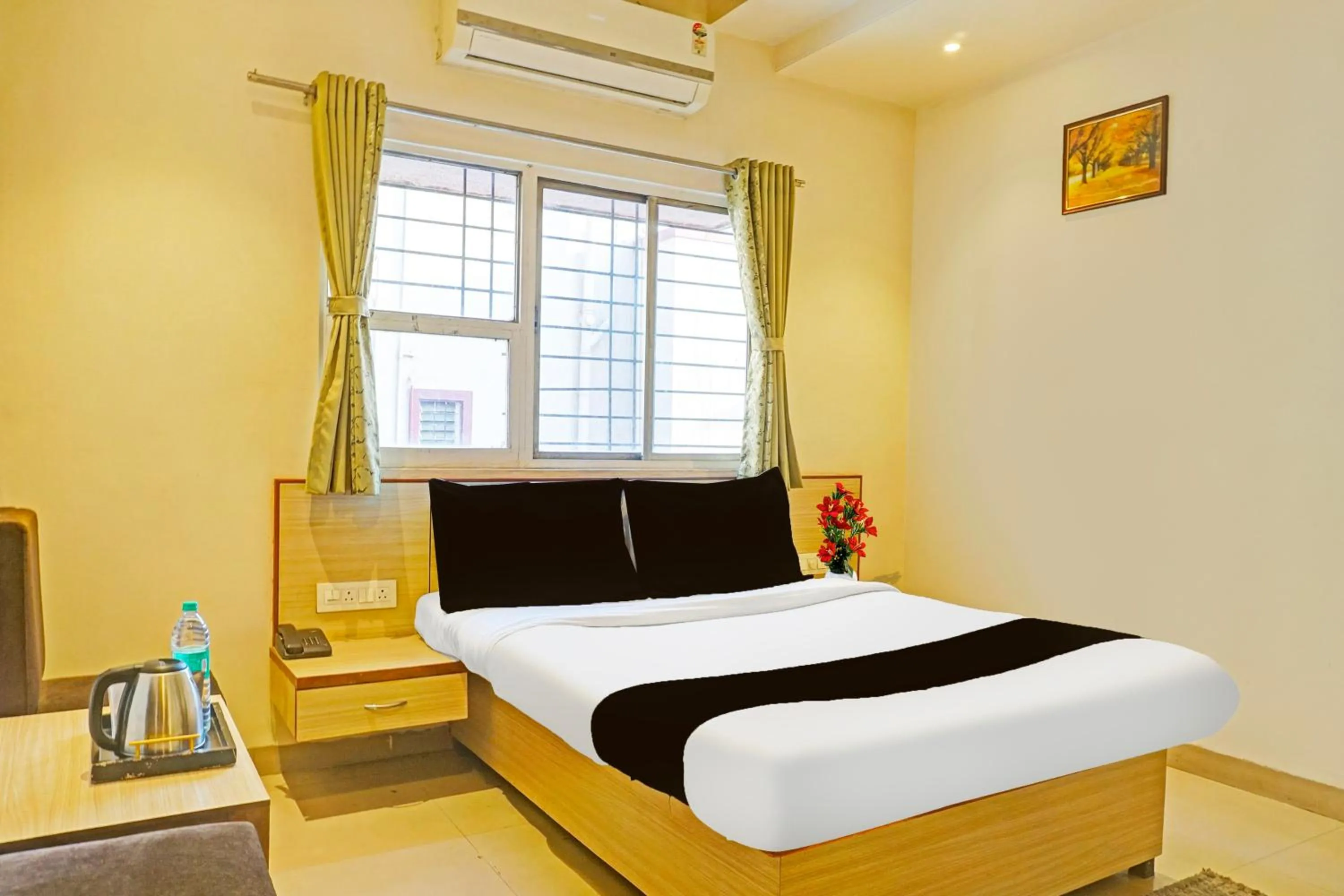 Bedroom, Bed in Super Collection O Pune Nagar Road Viman Nagar Formerly Ananta Sagar