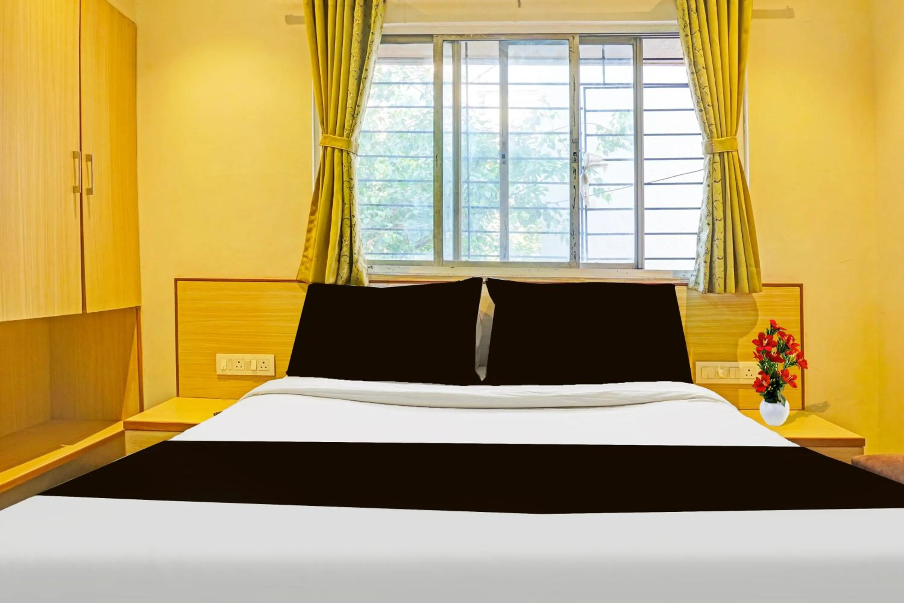 Bedroom, Bed in Super Collection O Pune Nagar Road Viman Nagar Formerly Ananta Sagar