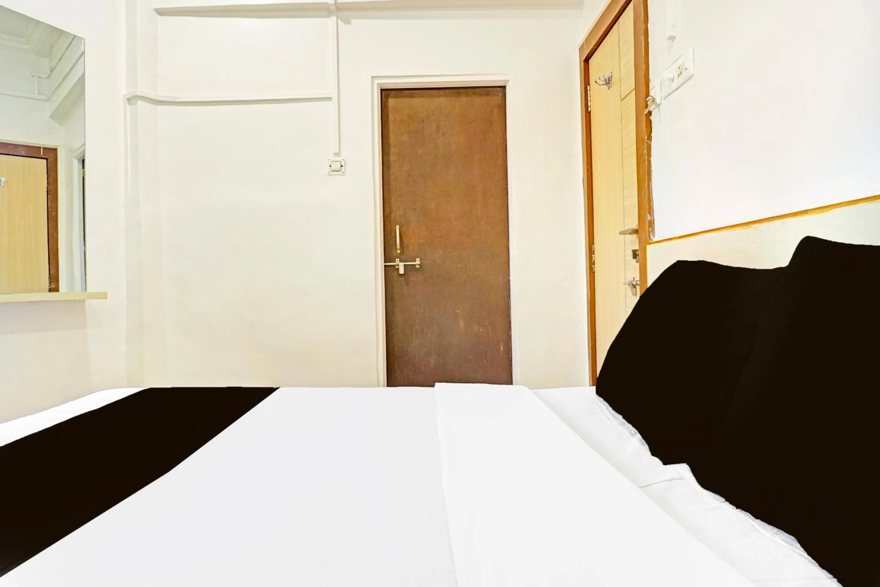 Bedroom, Bed in Super Collection O Pune Nagar Road Viman Nagar Formerly Ananta Sagar