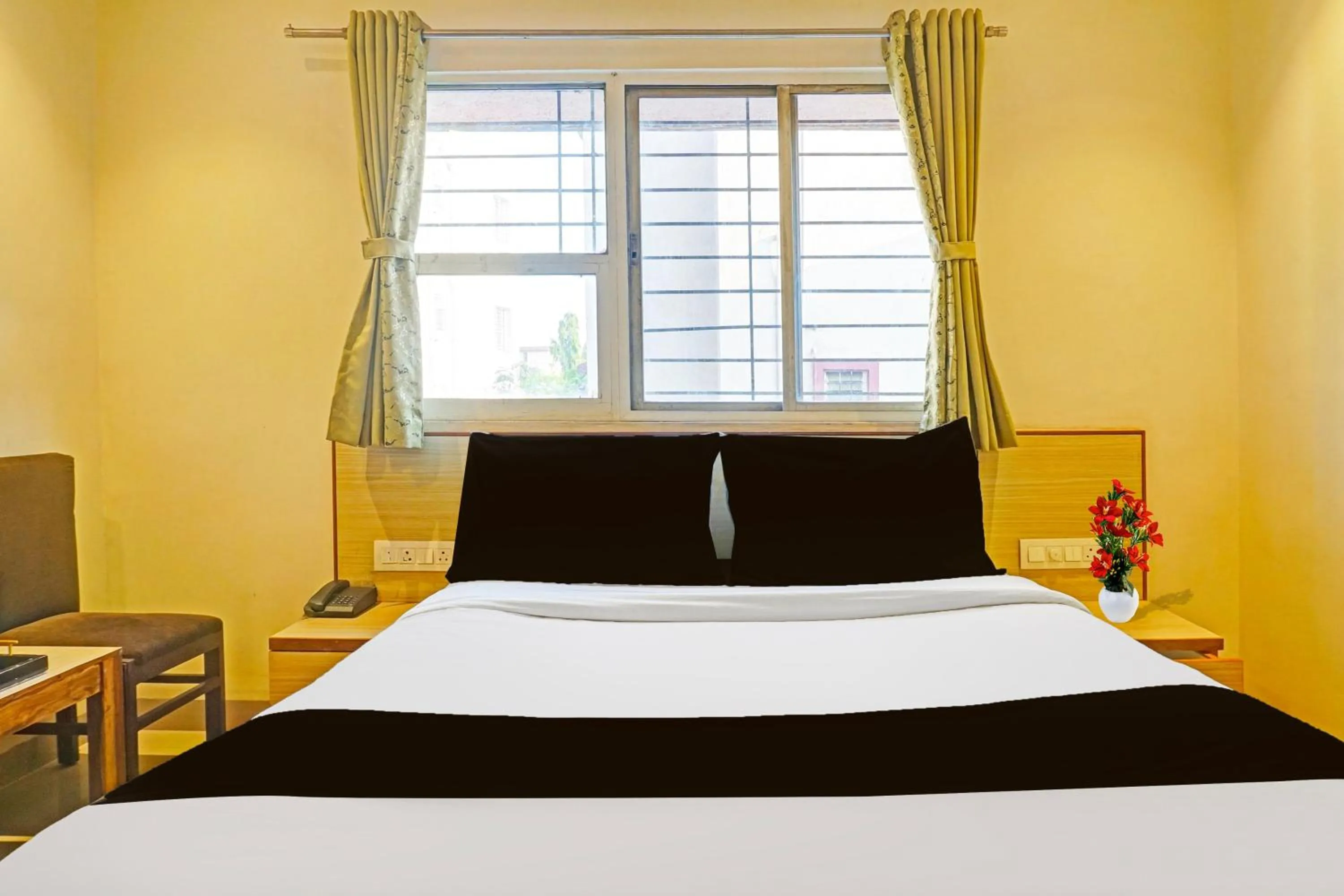 Bedroom, Bed in Super Collection O Pune Nagar Road Viman Nagar Formerly Ananta Sagar