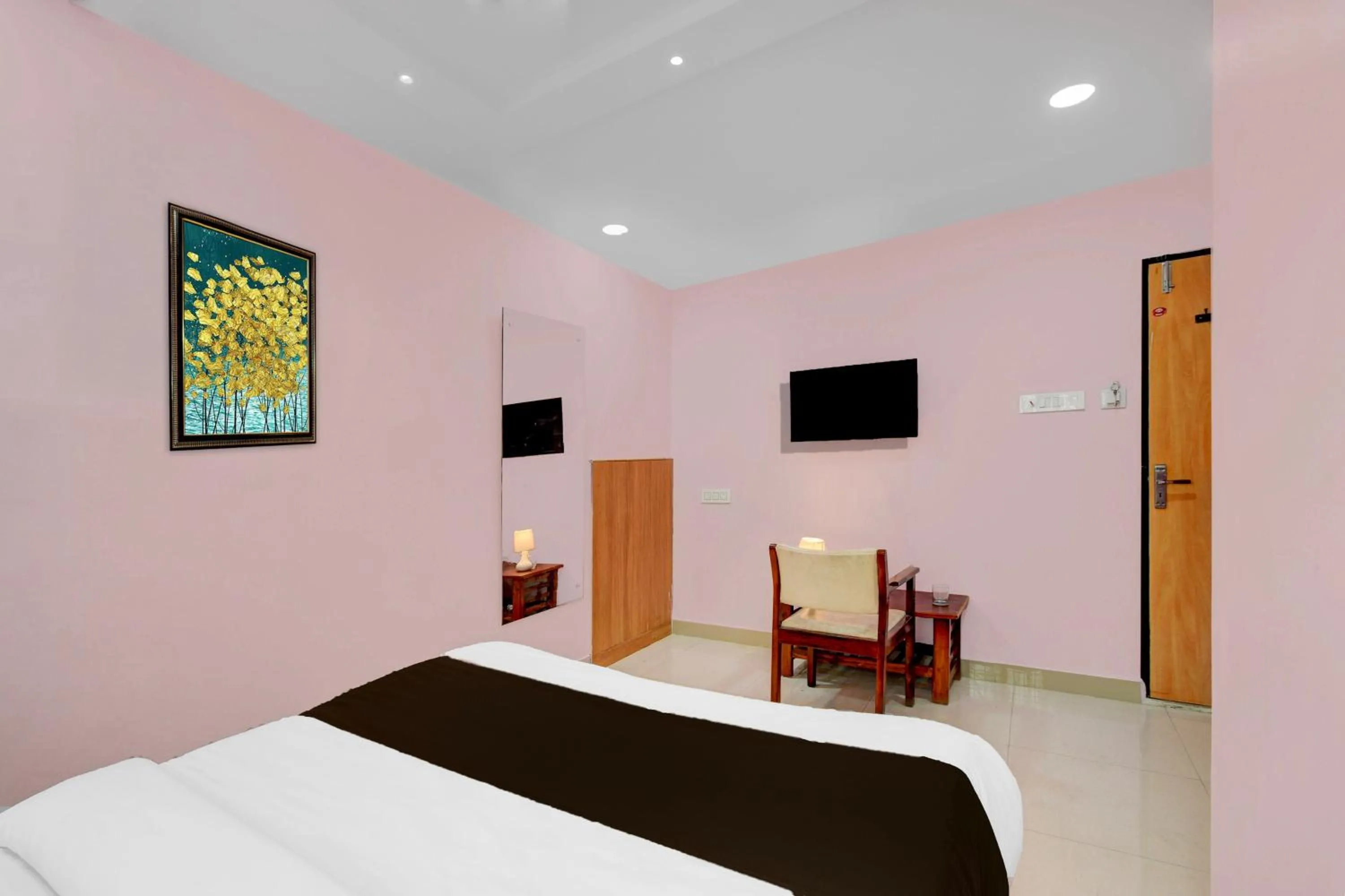 Classic Triple Room - single occupancy in Super Hotel O Lakdikapul Near Birla Mandir