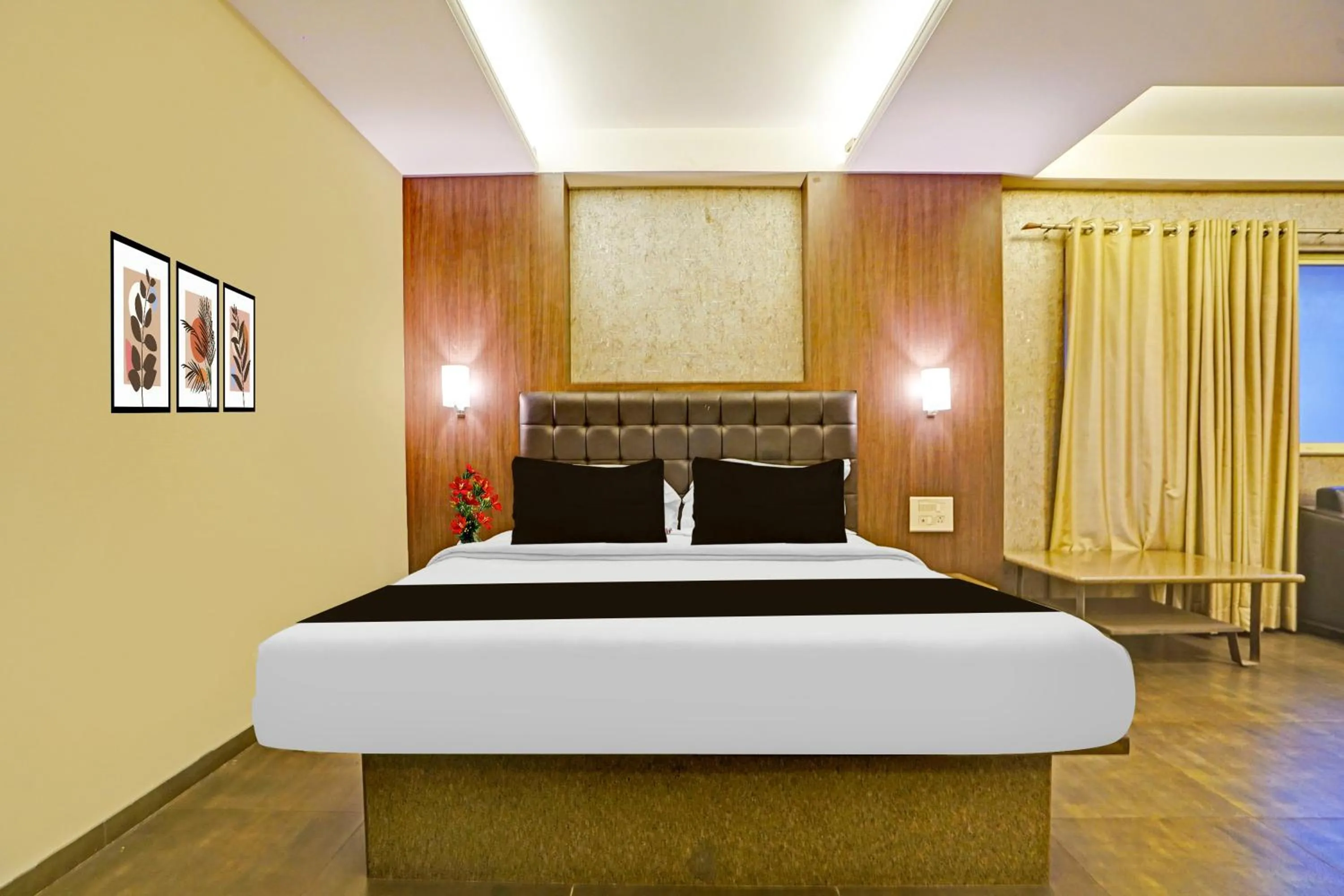 Bedroom, Bed in Collection O Nagpur Railway Station Formerly Jagannath Deluxe