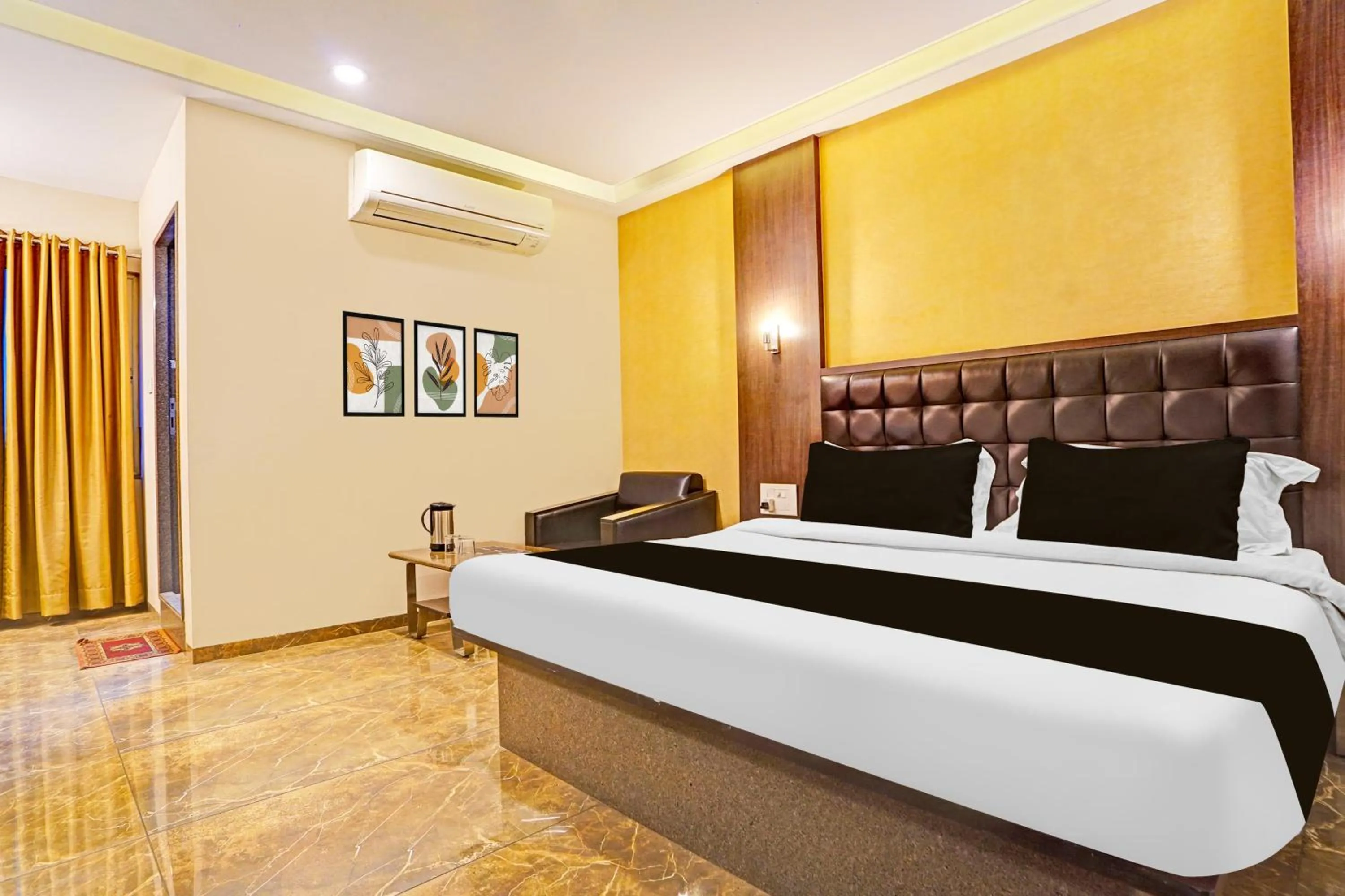 Bedroom, Bed in Collection O Nagpur Railway Station Formerly Jagannath Deluxe