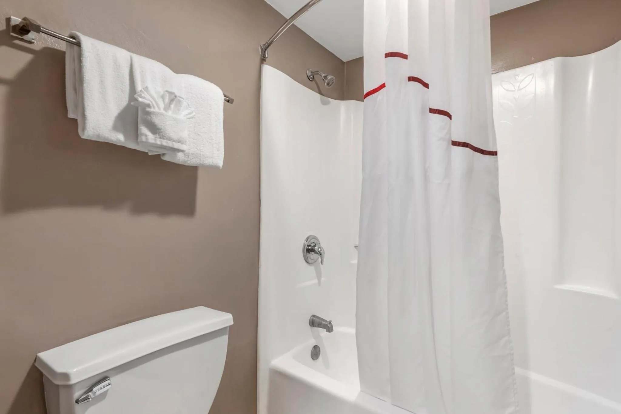 Bathroom in Red Roof Inn Kissimmee, FL