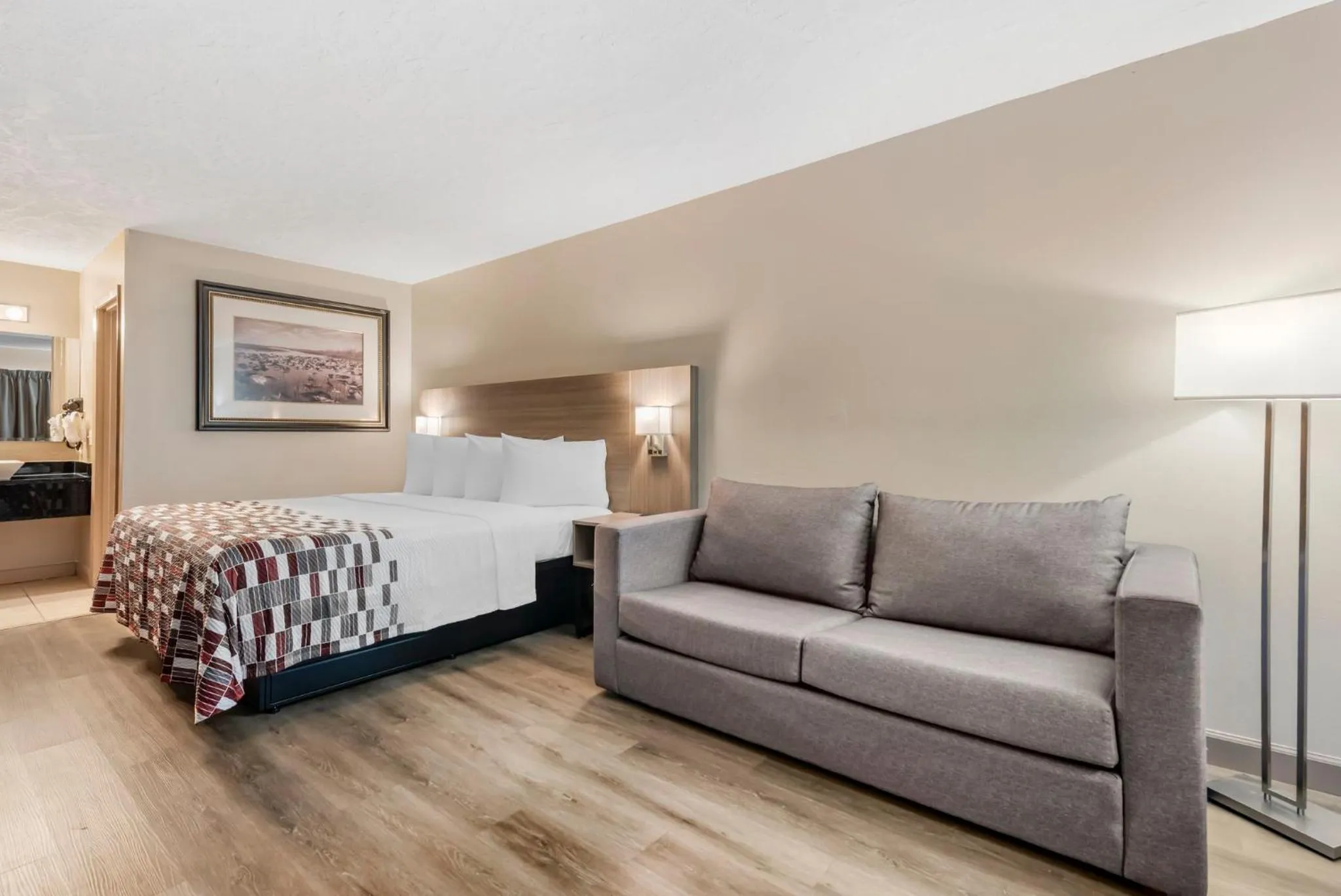 Bedroom, Bed in Red Roof Inn Kissimmee, FL