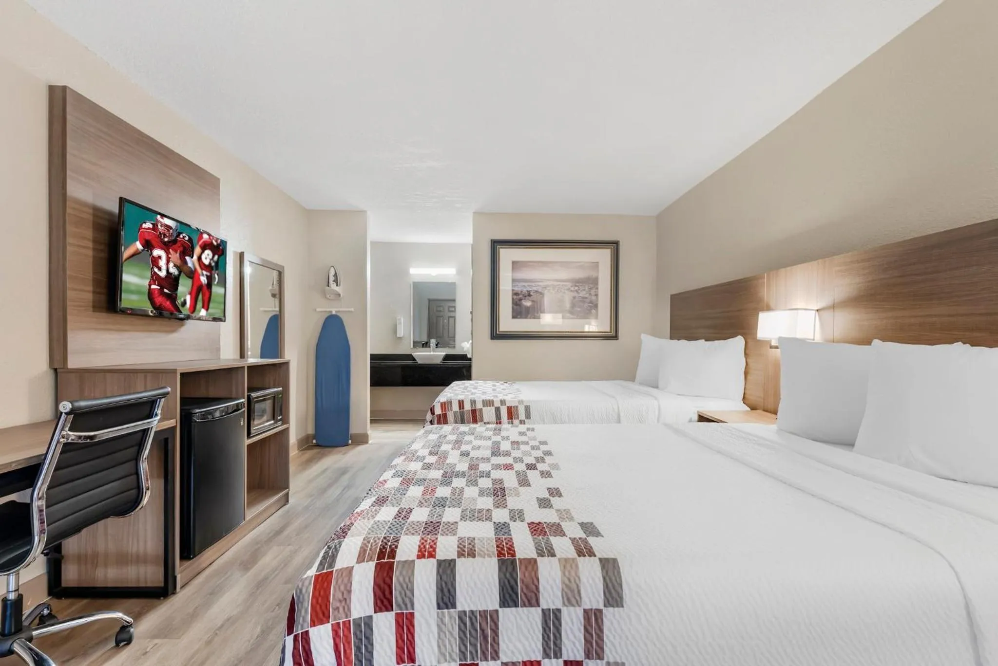 Bedroom, Bed in Red Roof Inn Kissimmee, FL