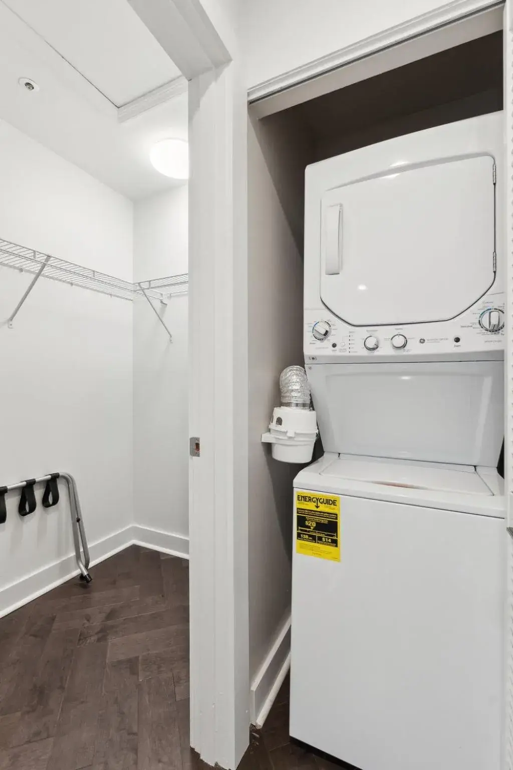 Deluxe Studio in Placemakr Downtown Pittsburgh at The Pennsylvanian Deluxe Studio in Placemakr Downtown Pittsburgh at The Pennsylvanian