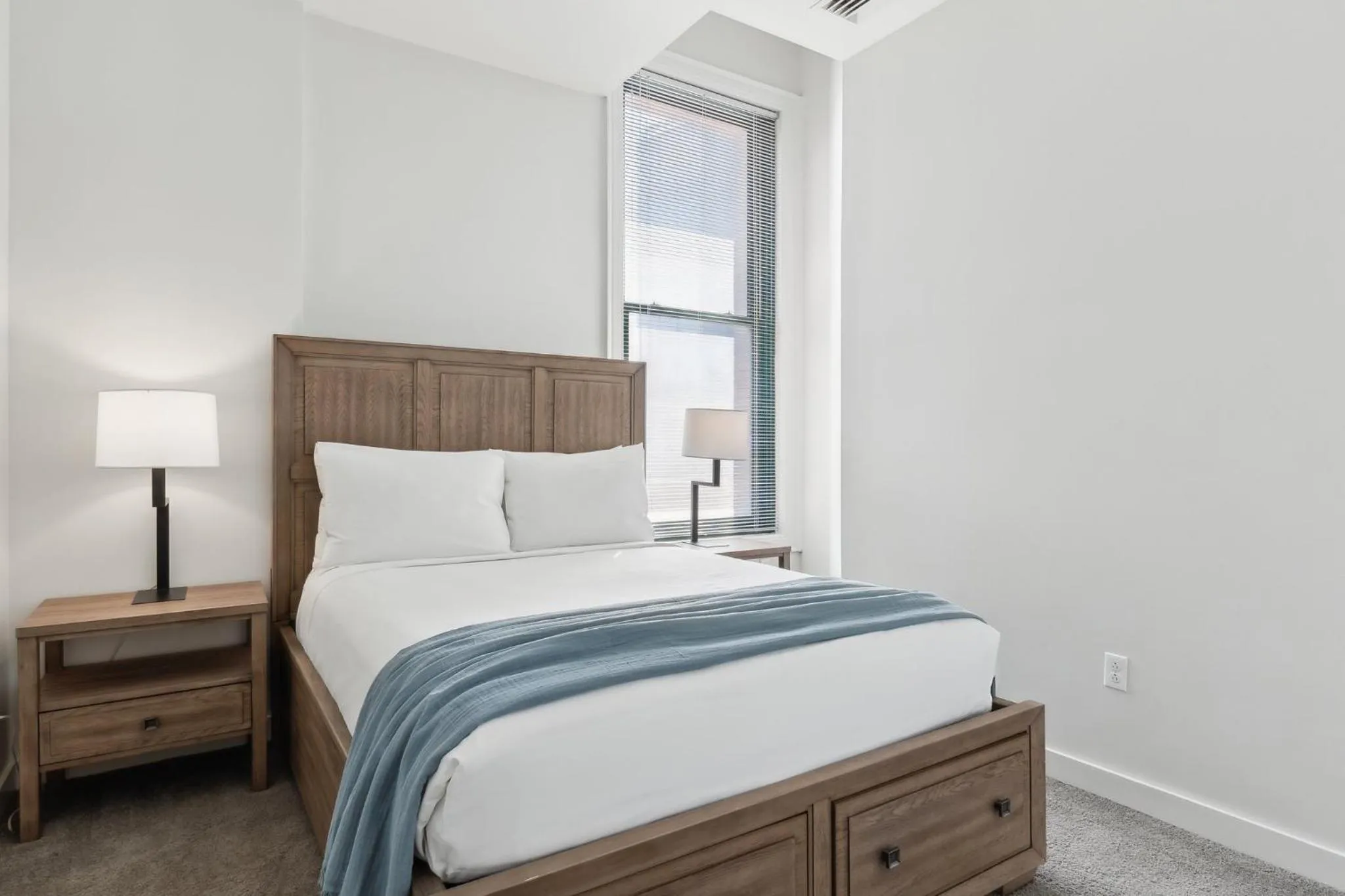 Bedroom, Bed in Placemakr Downtown Pittsburgh at The Pennsylvanian