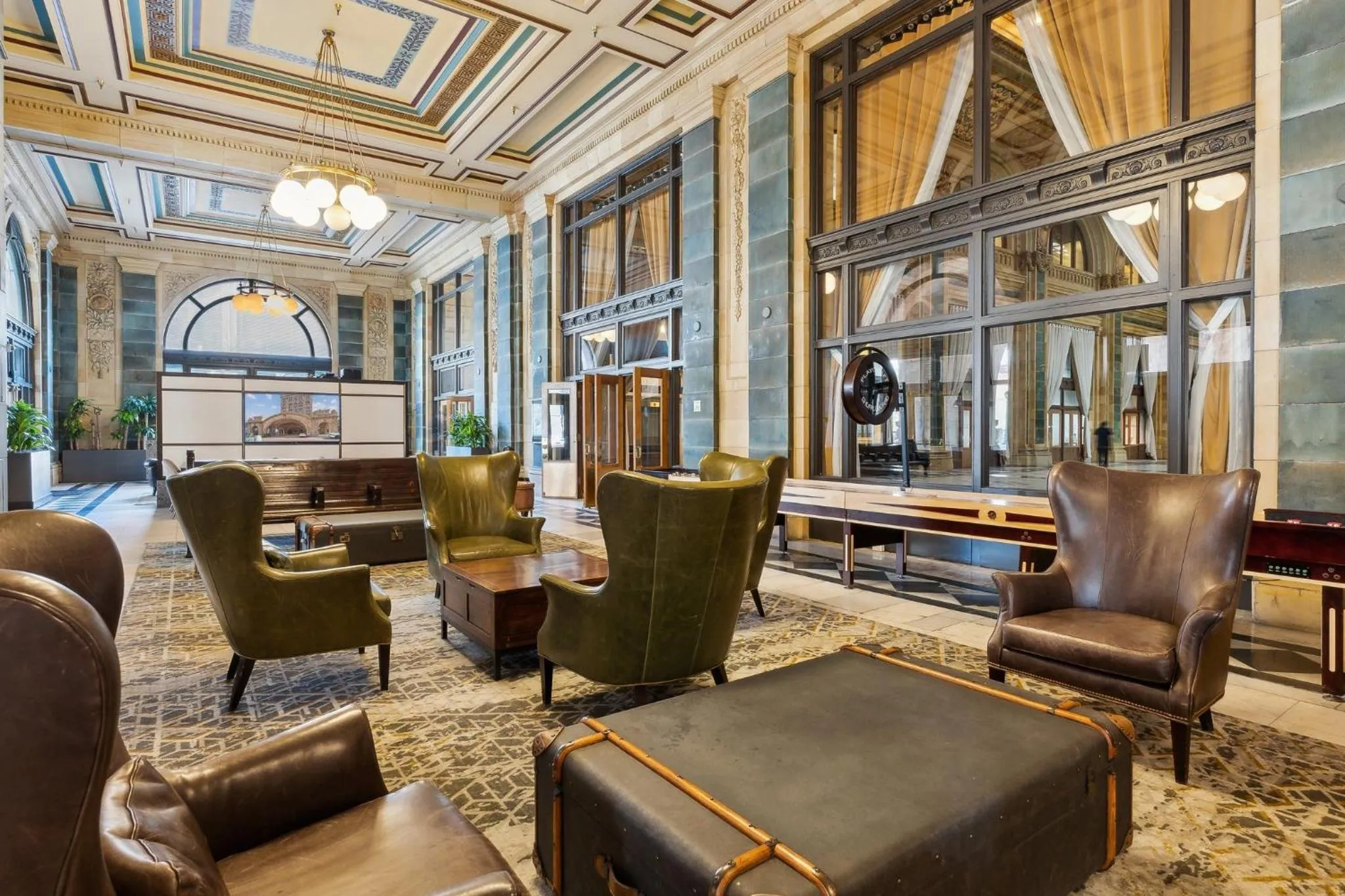 Lobby or reception in Placemakr Downtown Pittsburgh at The Pennsylvanian