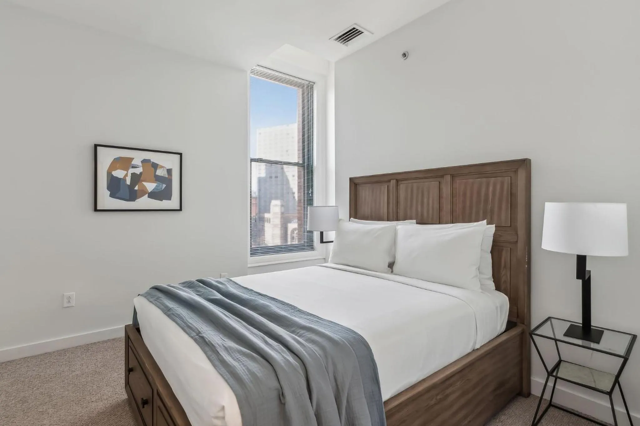 Bedroom, Bed in Placemakr Downtown Pittsburgh at The Pennsylvanian