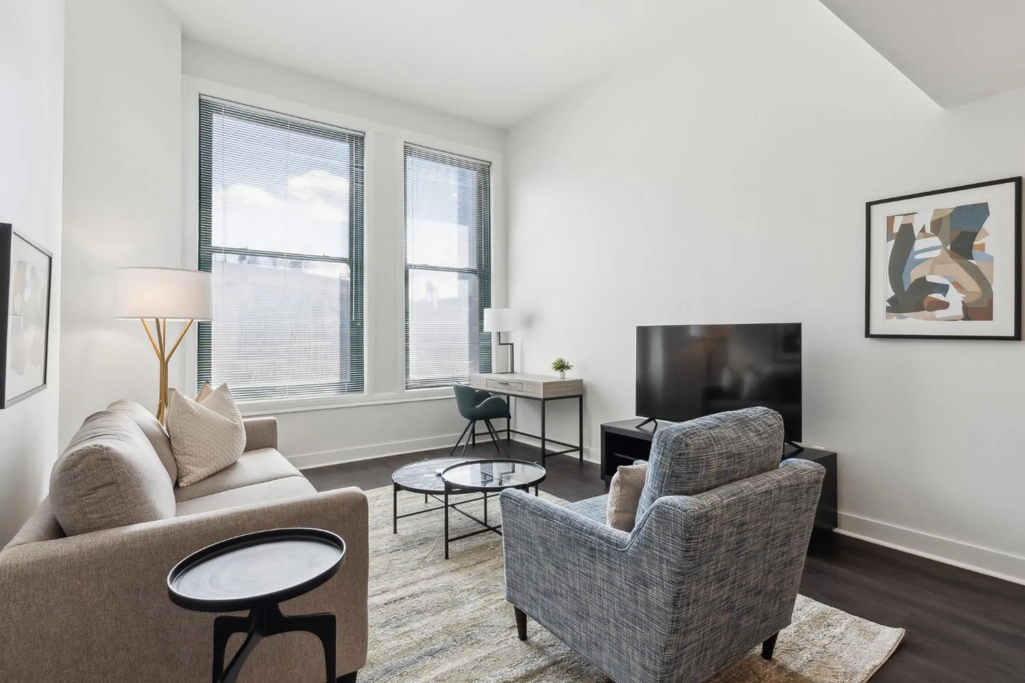 Living room in Placemakr Downtown Pittsburgh at The Pennsylvanian