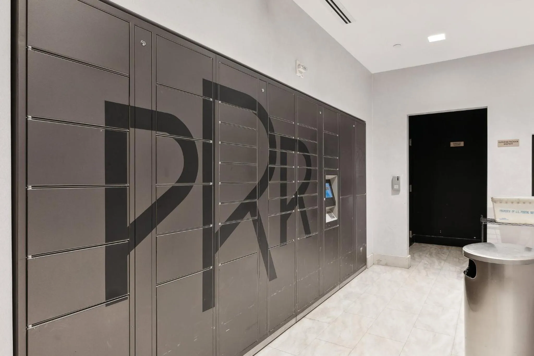 Area and facilities in Placemakr Downtown Pittsburgh at The Pennsylvanian