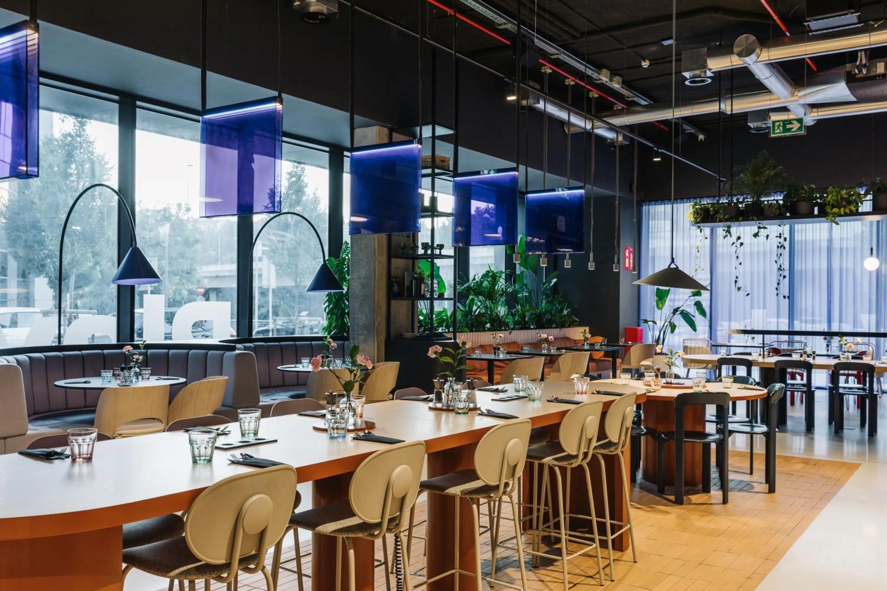 Restaurant/places to eat in The Social Hub San Sebastian Extended Stay