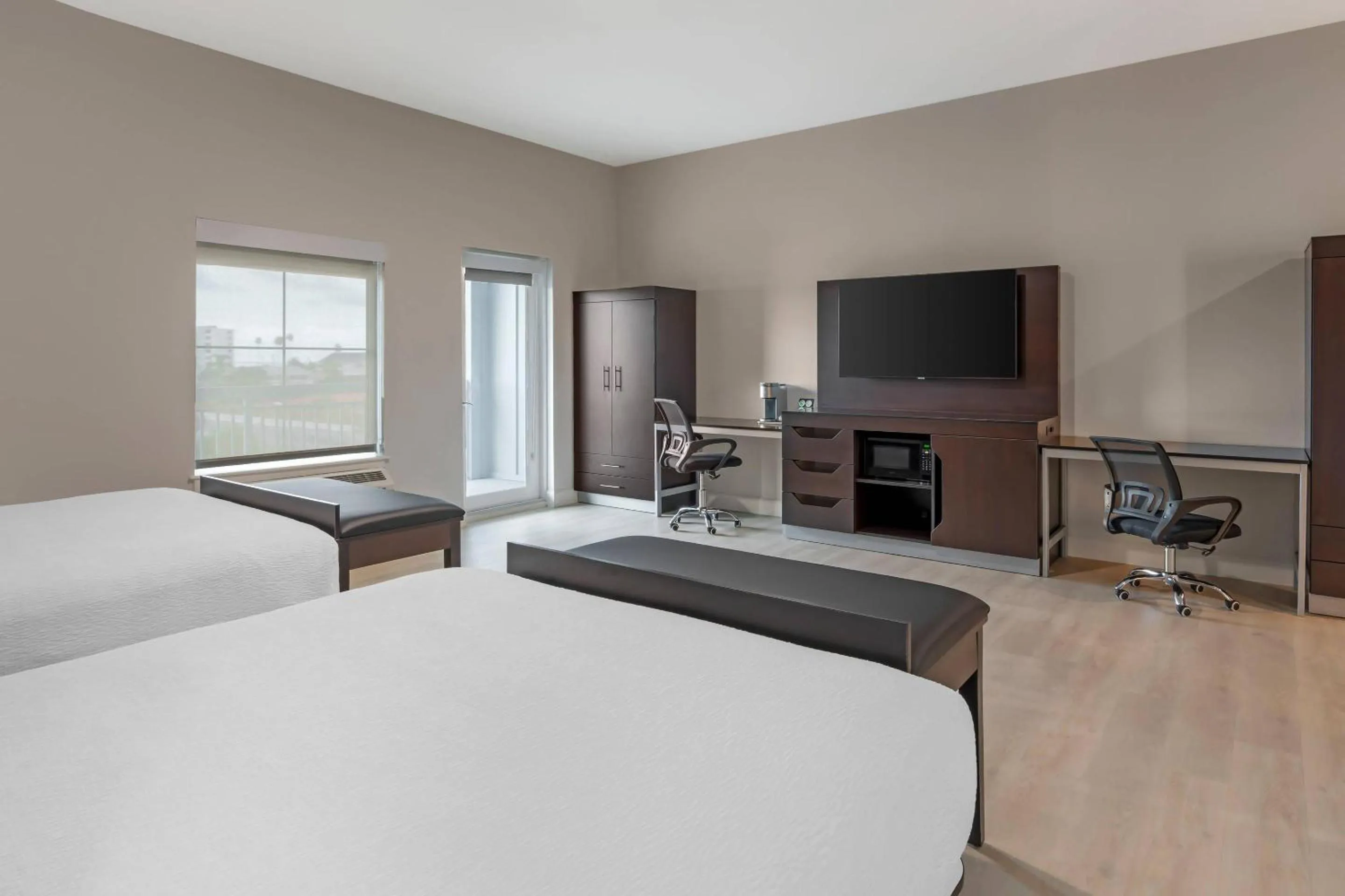 Bedroom, Bed in The J Hotel Dunedin Clearwater, an Ascend Collection Hotel