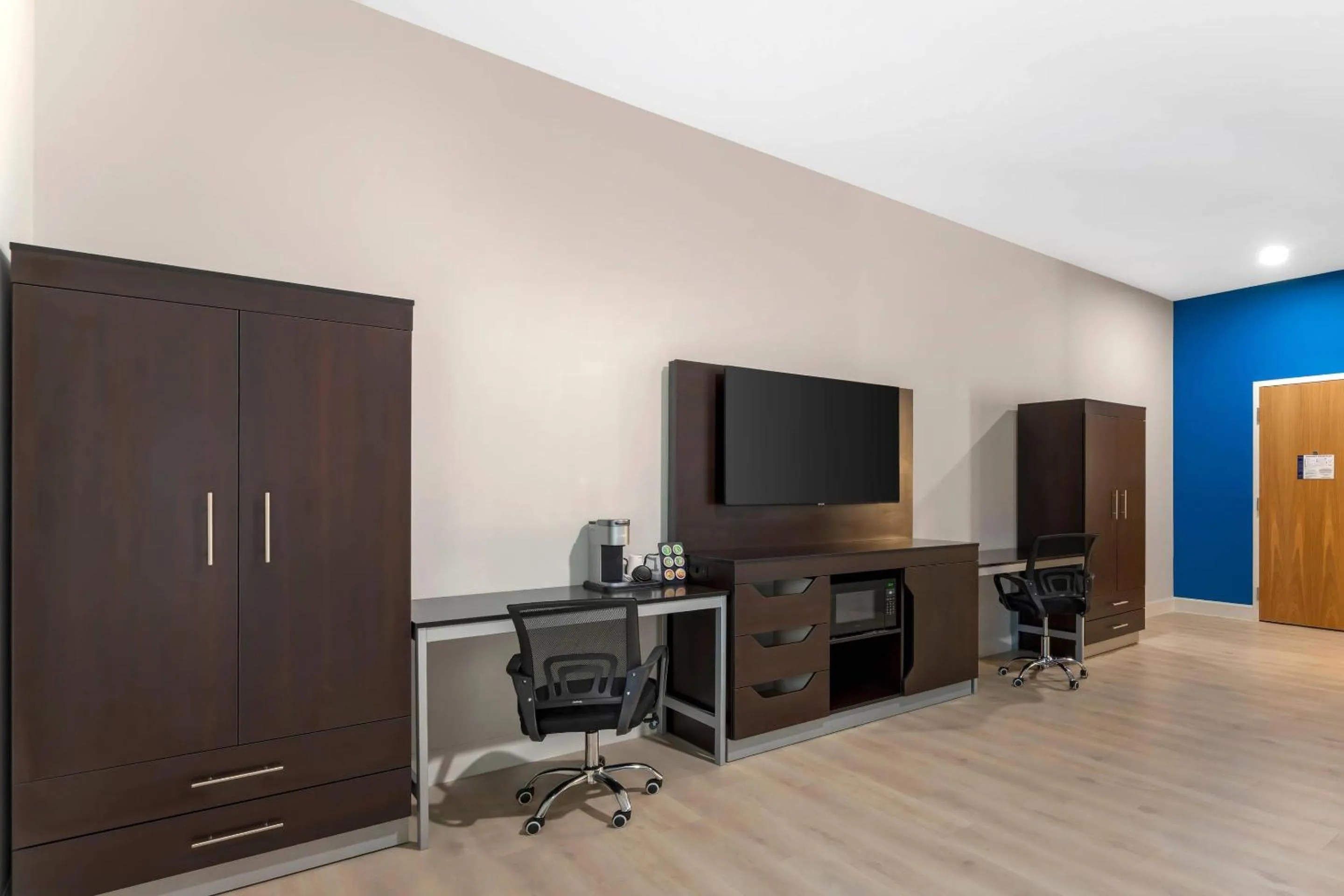 Bedroom in The J Hotel Dunedin Clearwater, an Ascend Collection Hotel