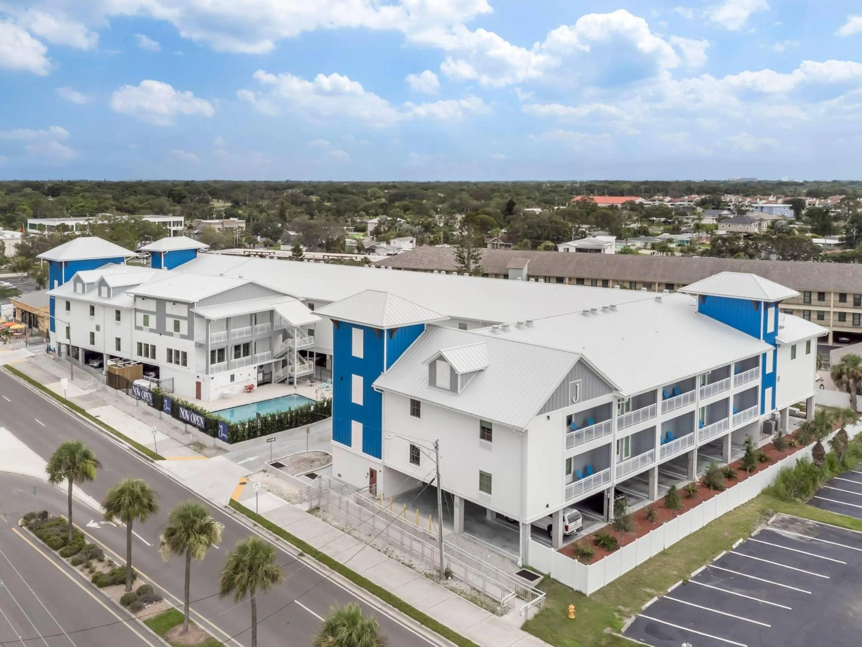 Property building in The J Hotel Dunedin Clearwater, an Ascend Collection Hotel