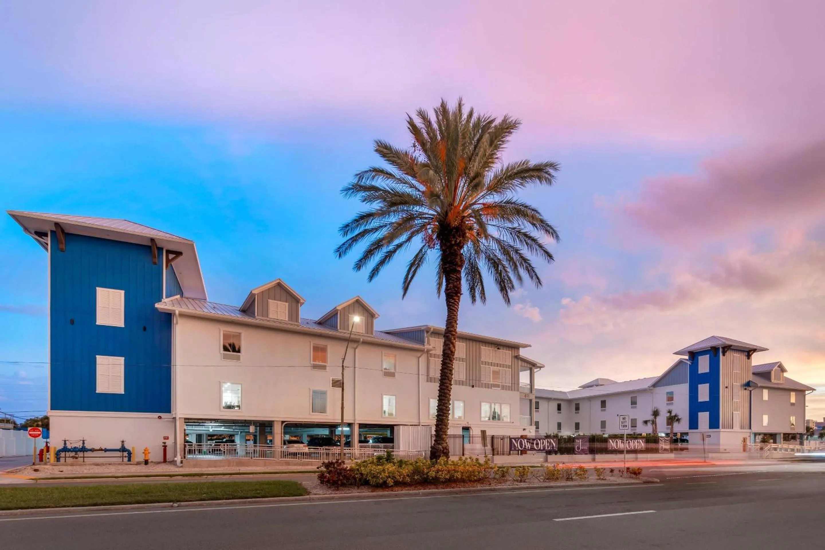 Property building in The J Hotel Dunedin Clearwater, an Ascend Collection Hotel