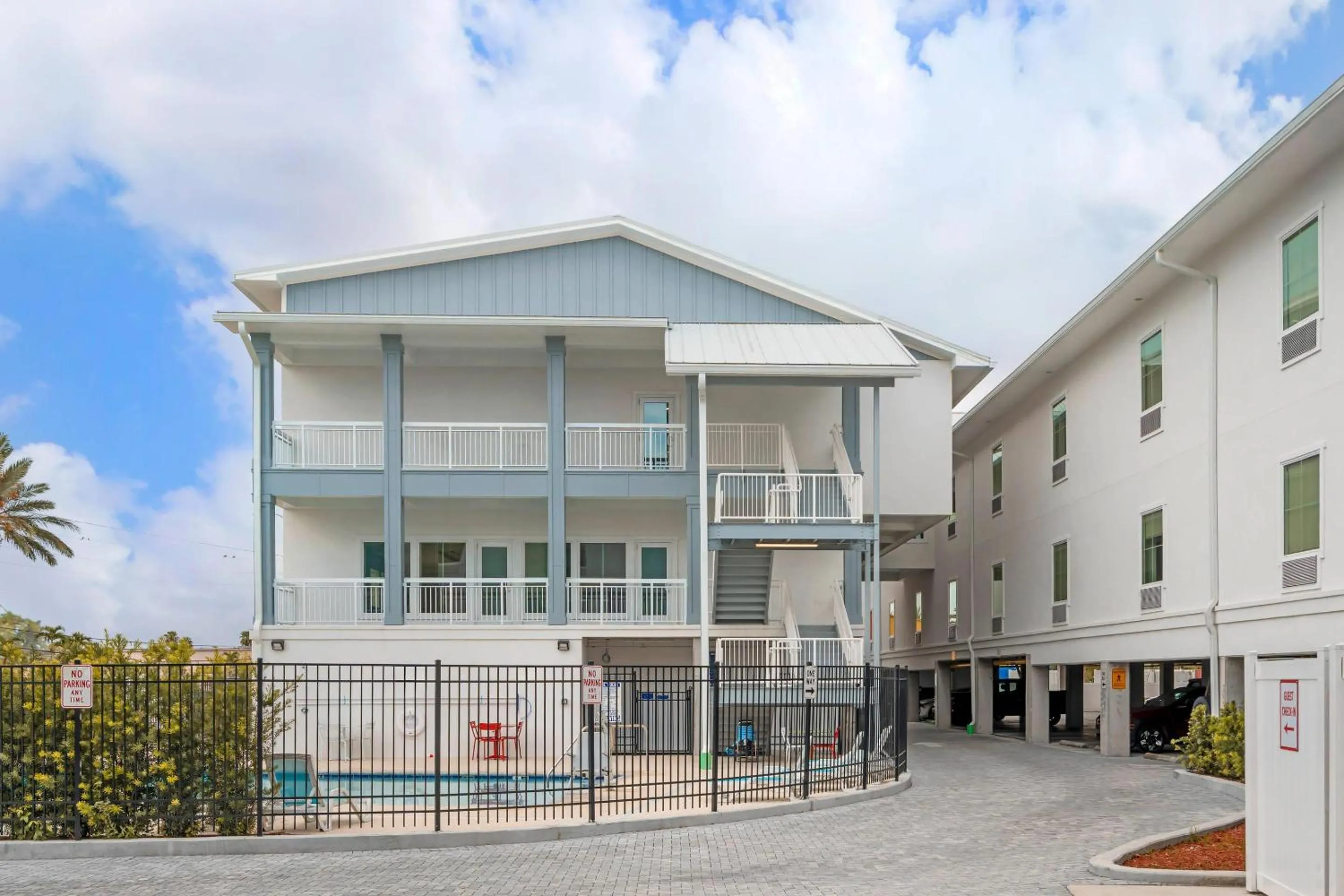 Property building in The J Hotel Dunedin Clearwater, an Ascend Collection Hotel