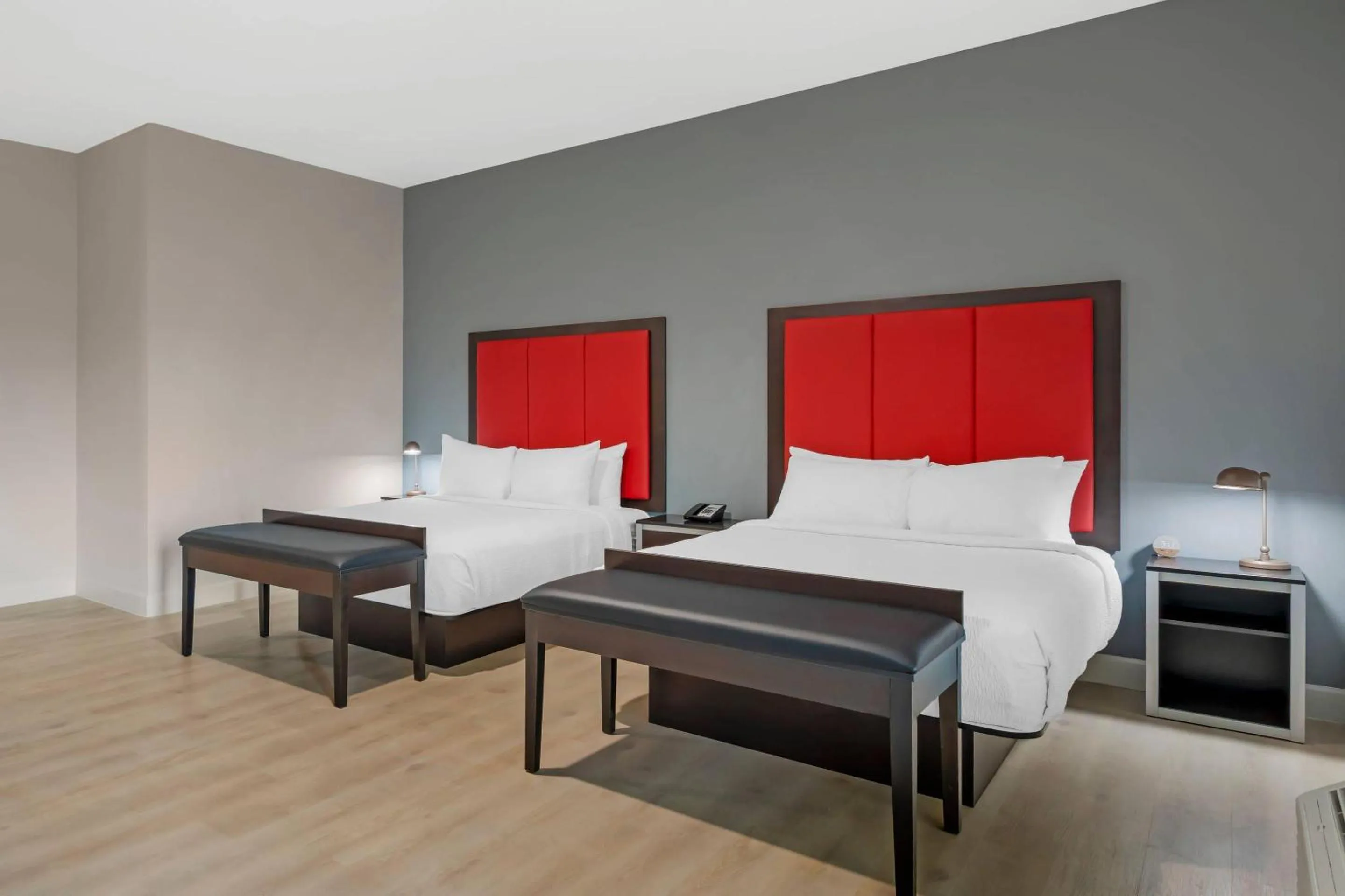 Bedroom, Bed in The J Hotel Dunedin Clearwater, an Ascend Collection Hotel