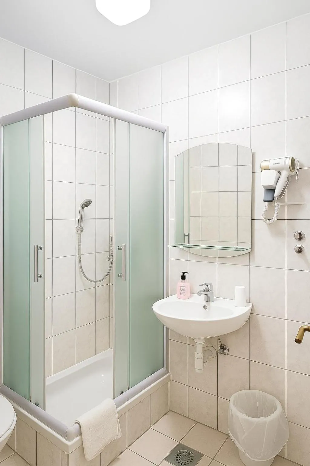 Shower in Pansion Ana Medjugorje