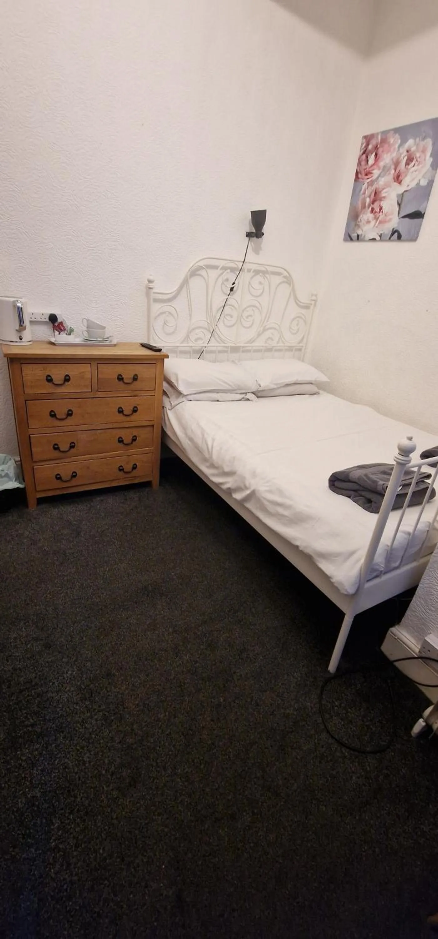 Bed in The Watergate Inn