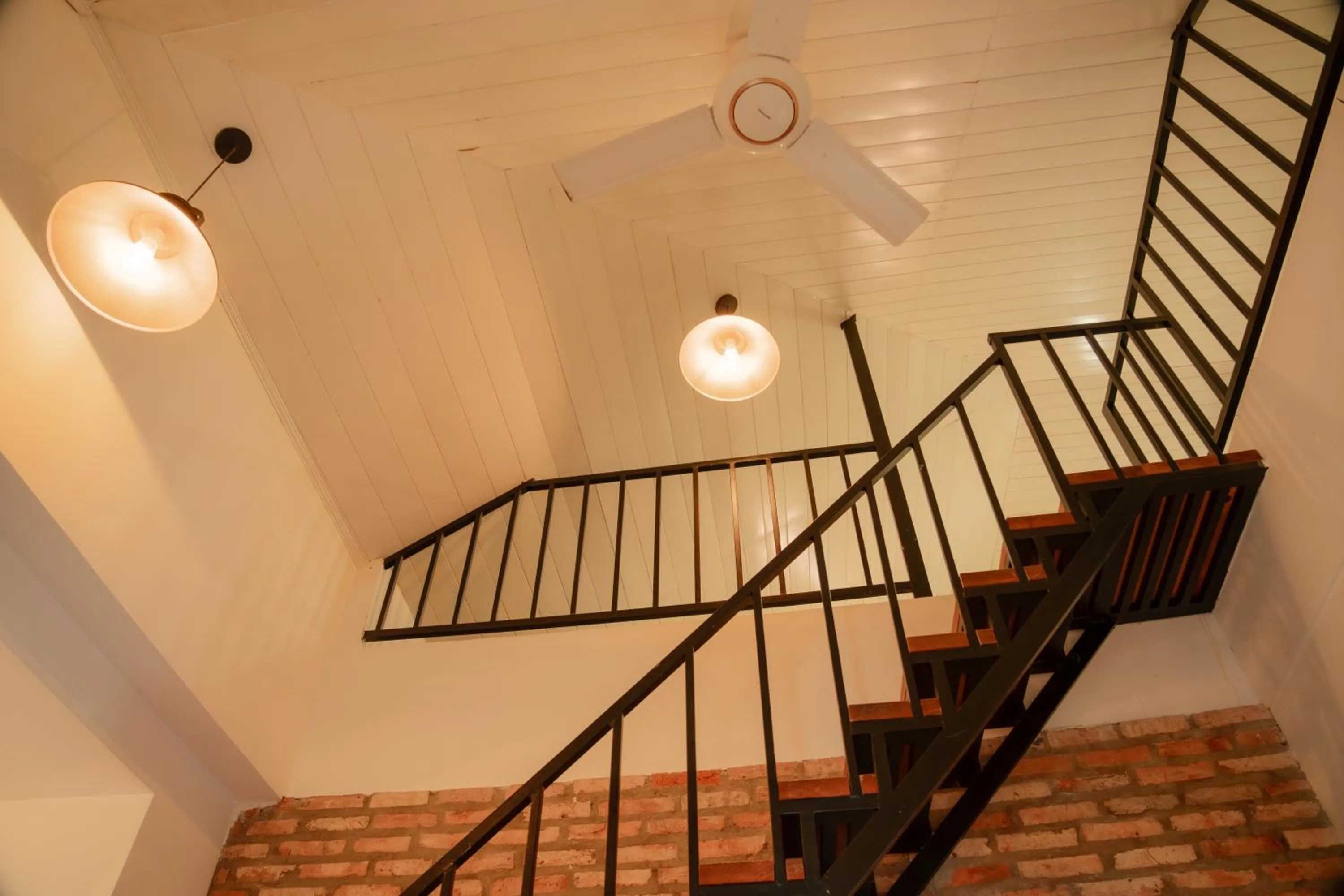 Photo of the whole room in Hoang Yen Villa & Coffee