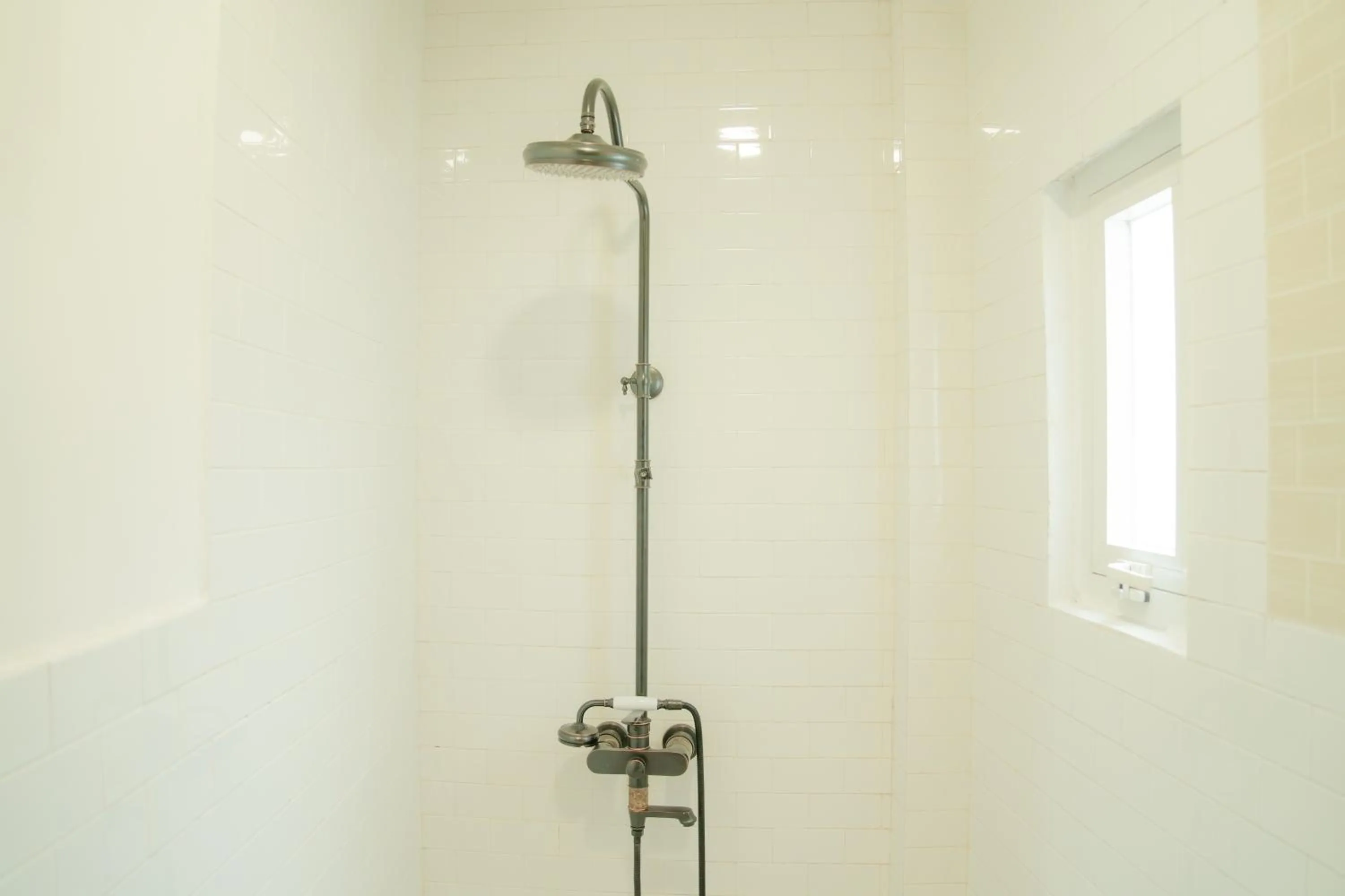 Shower in Hoang Yen Villa & Coffee