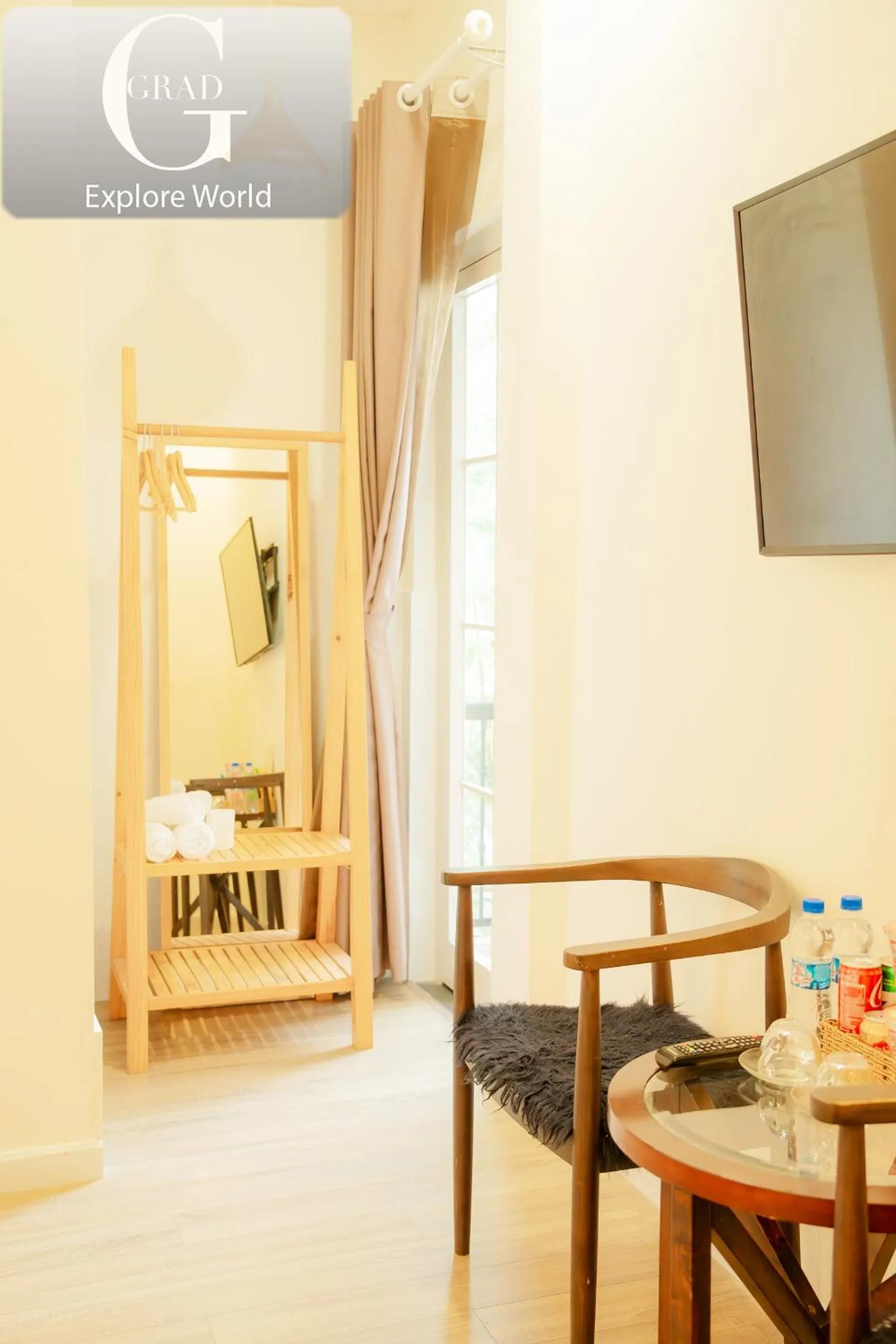 Photo of the whole room, Bed in Hoang Yen Villa & Coffee