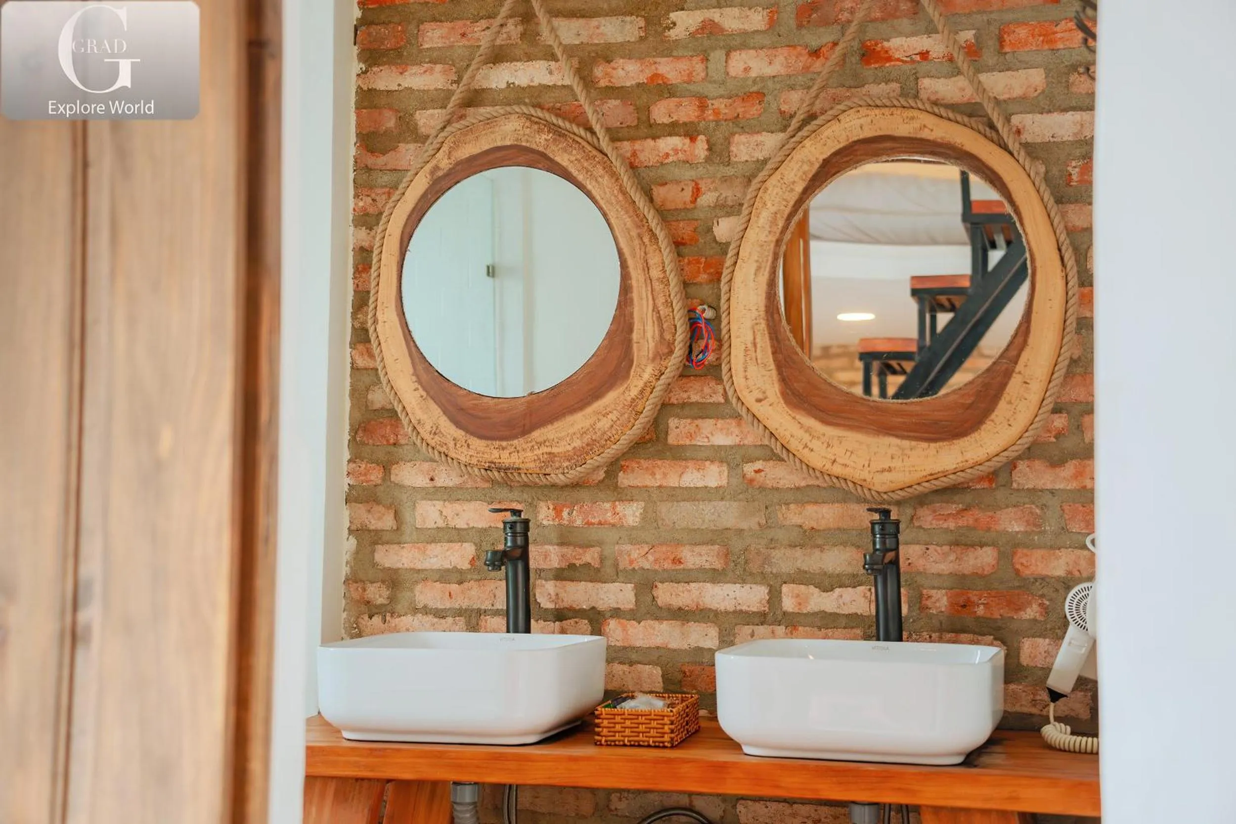 Bathroom in Hoang Yen Villa & Coffee