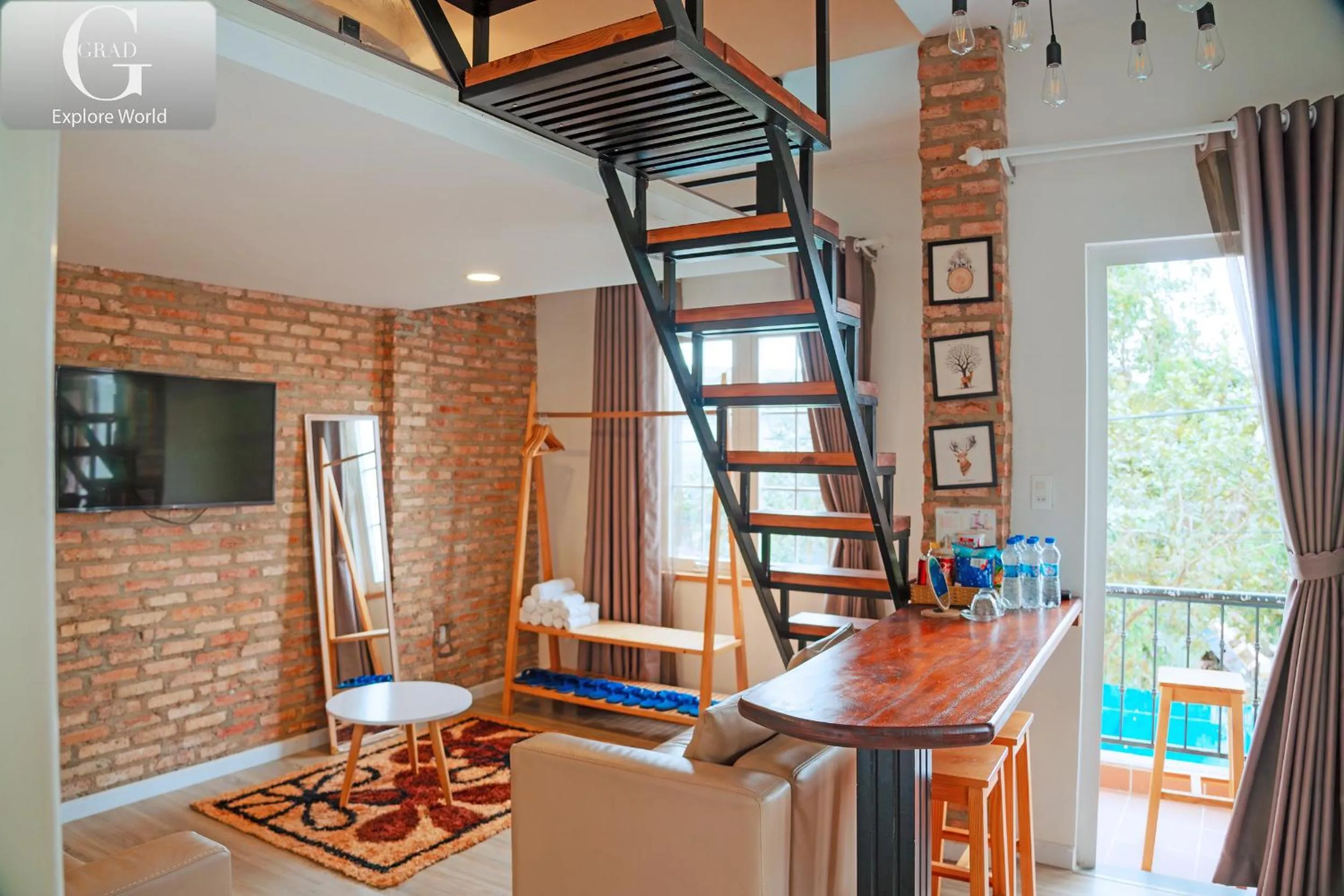 TV and multimedia in Hoang Yen Villa & Coffee