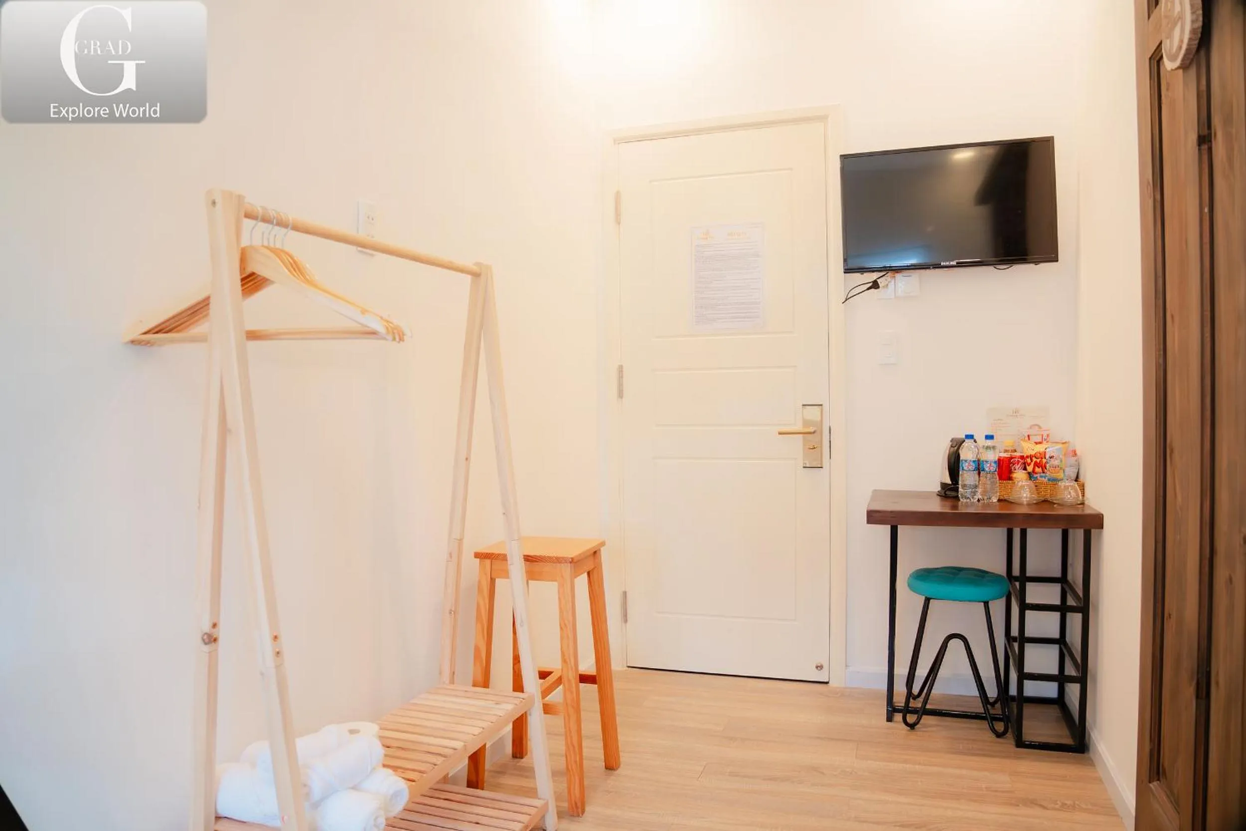 TV and multimedia in Hoang Yen Villa & Coffee