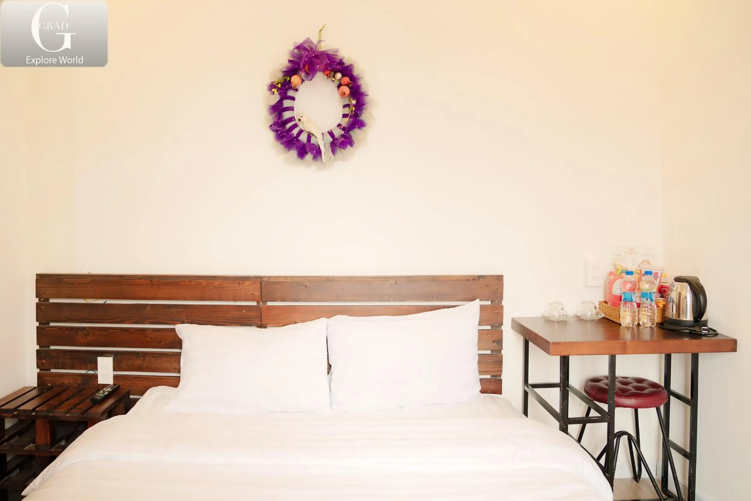 Photo of the whole room, Bed in Hoang Yen Villa & Coffee