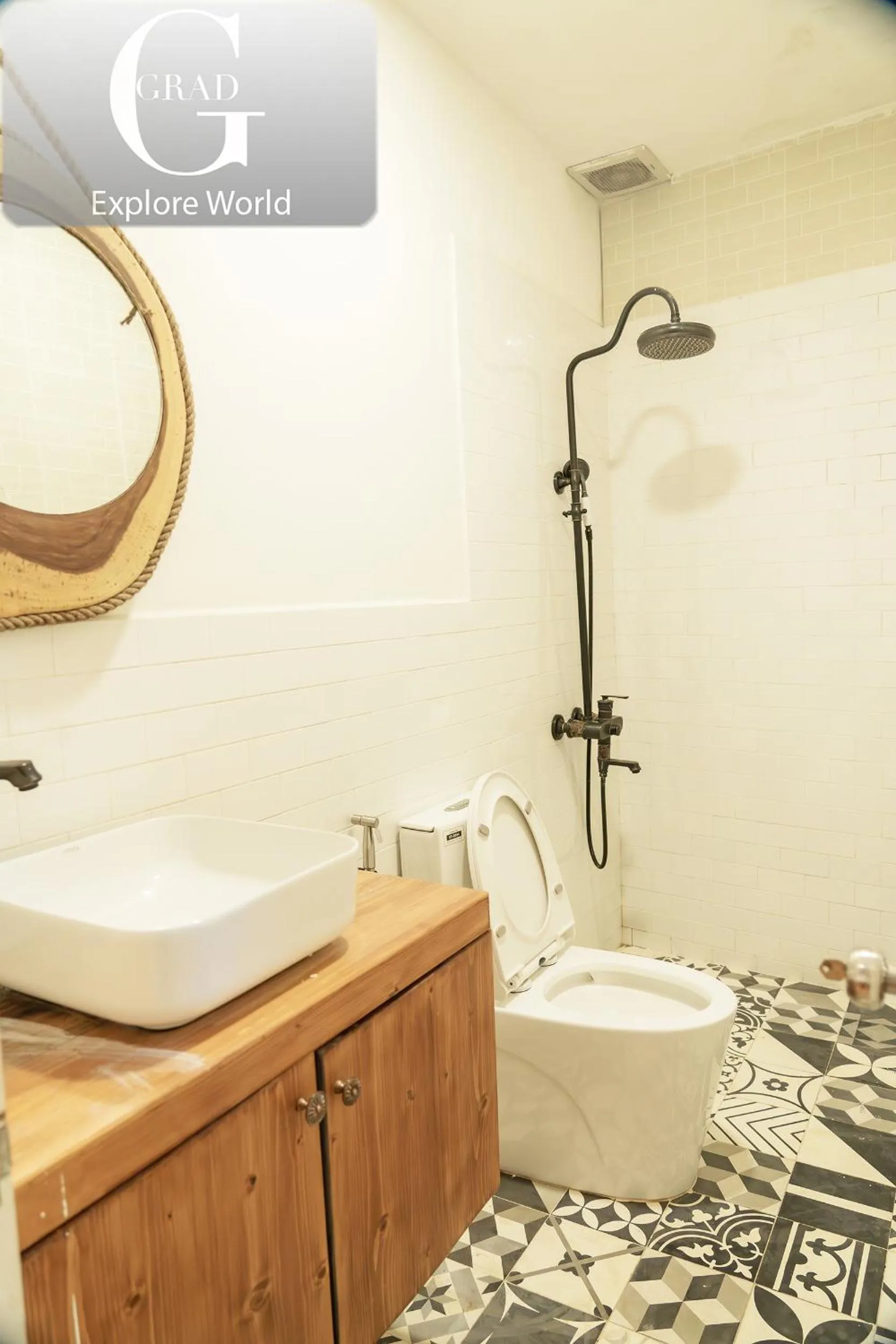 Bathroom in Hoang Yen Villa & Coffee