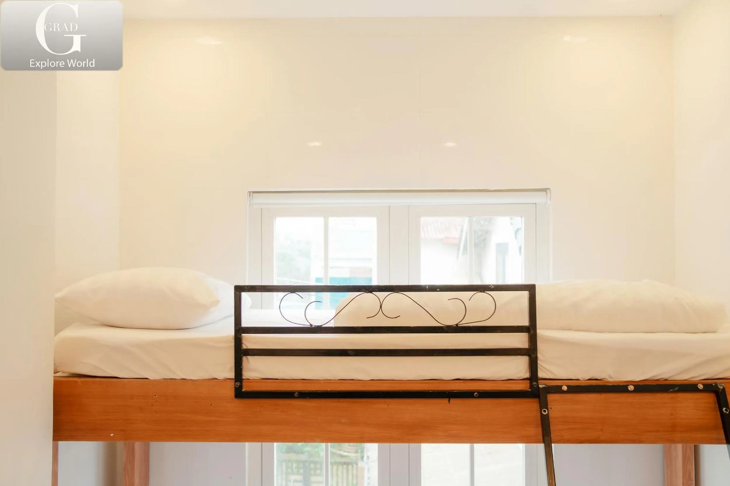 Photo of the whole room, Bed in Hoang Yen Villa & Coffee