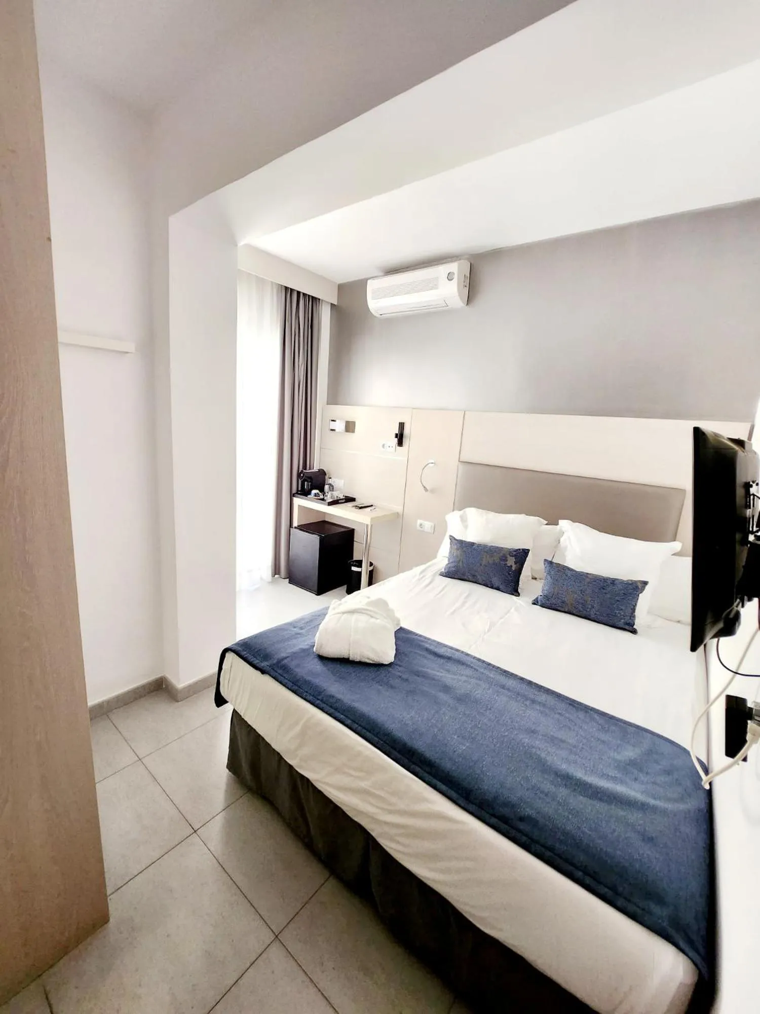 Bed in Diamante Paguera Boutique Hotel