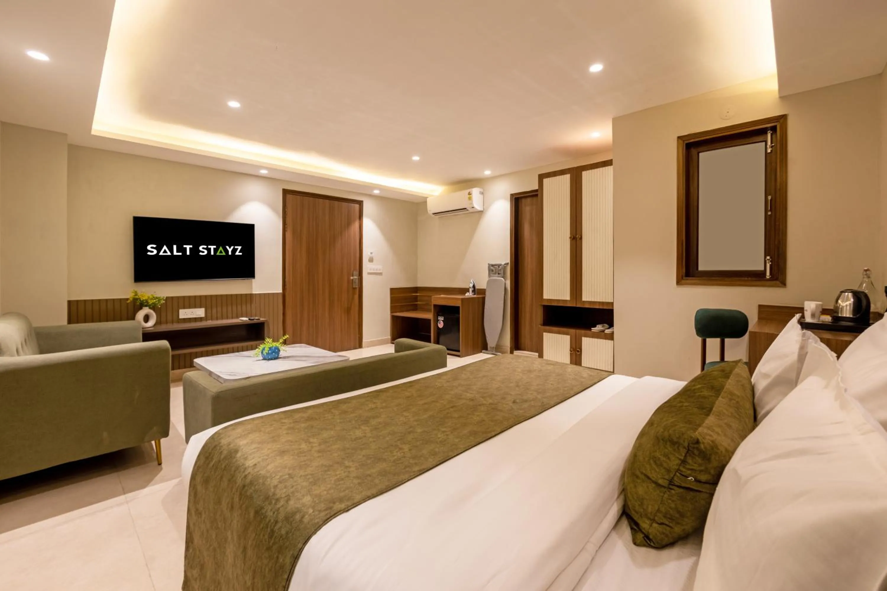 Saltstayz Premier - Paschim Vihar