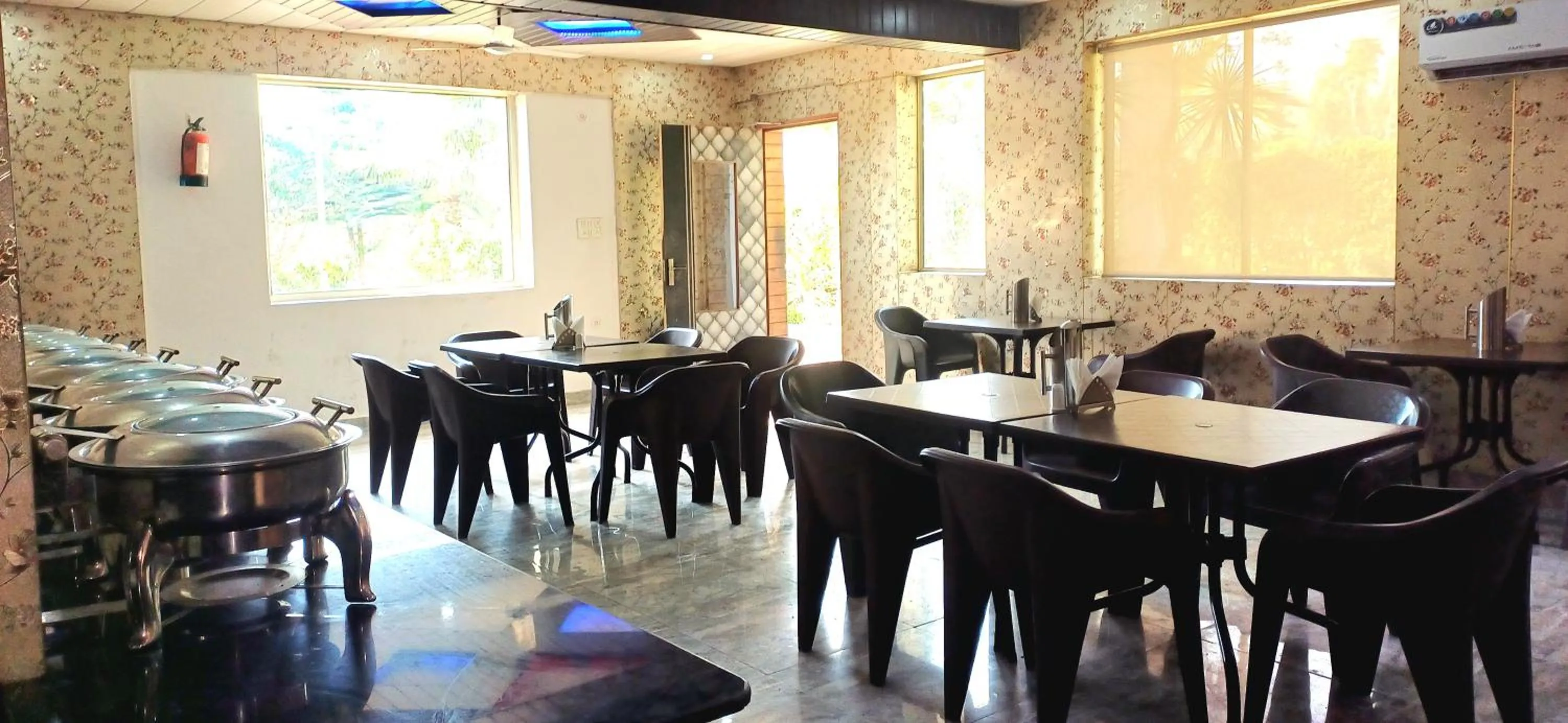 Restaurant/places to eat in The Nature View Resort by Ohana