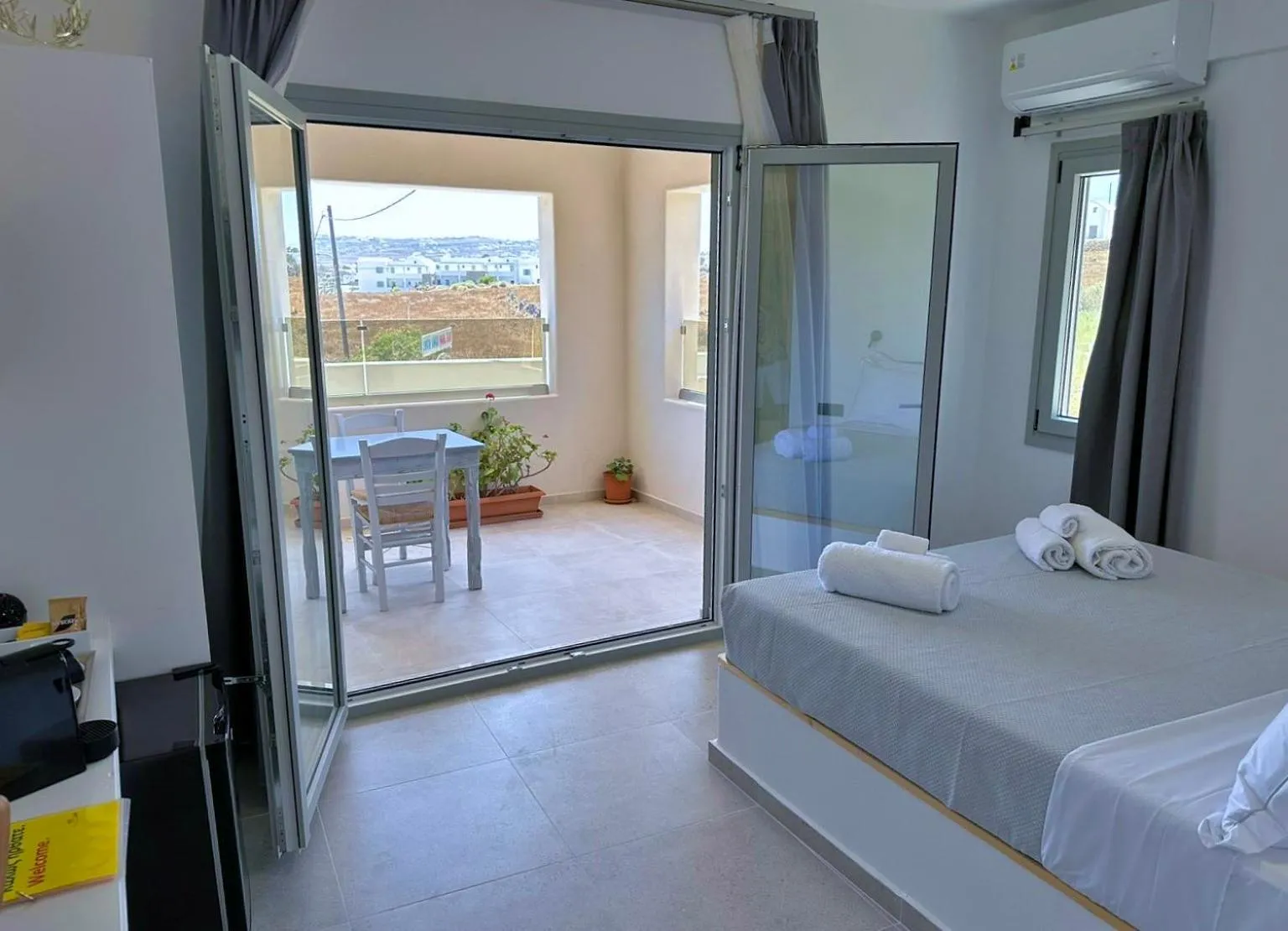 Deluxe Double Room with Balcony and Sea View in Lovely Hot-L