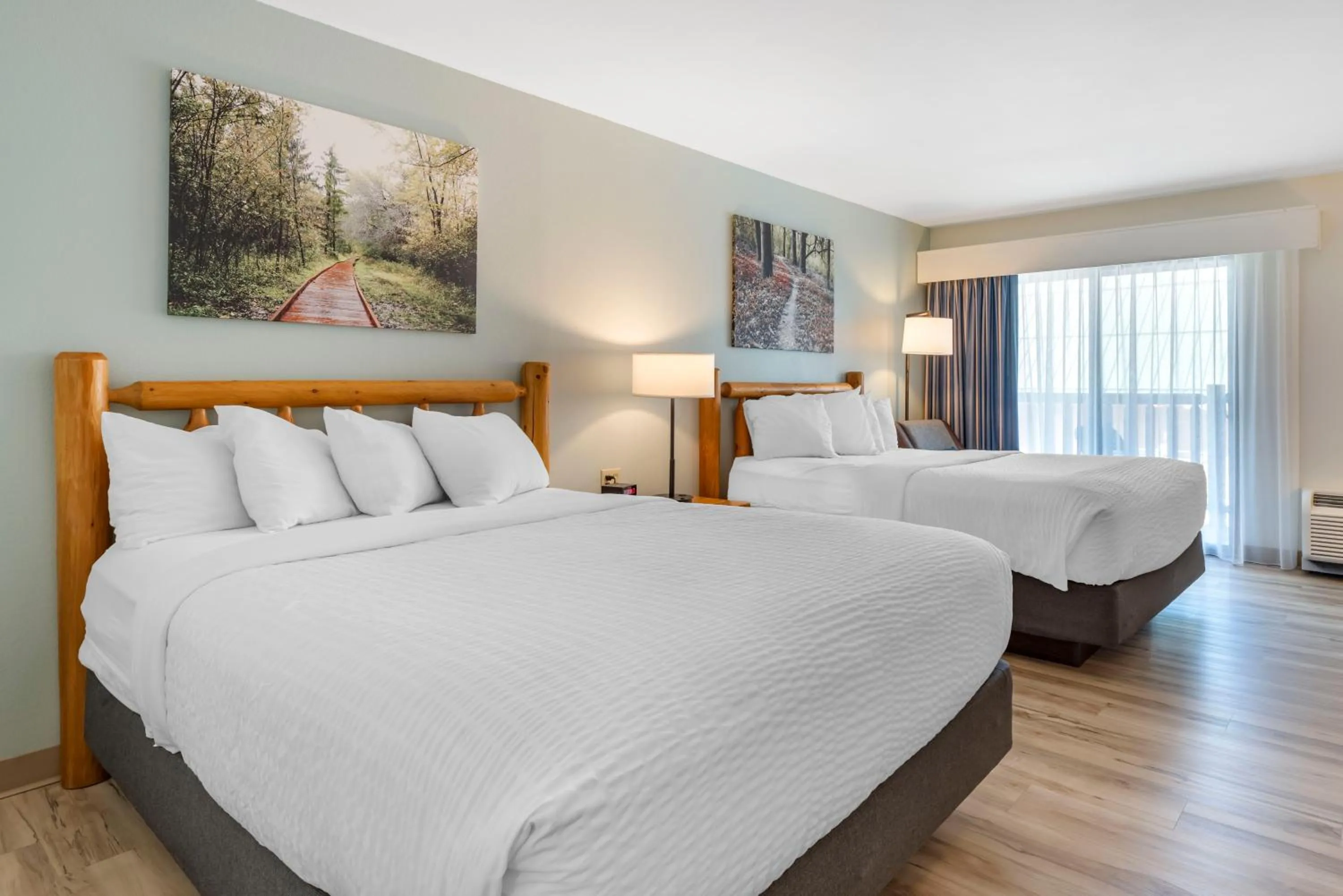 Bed in Three Bears Resort Waterpark Near Tomah Ascend Collection