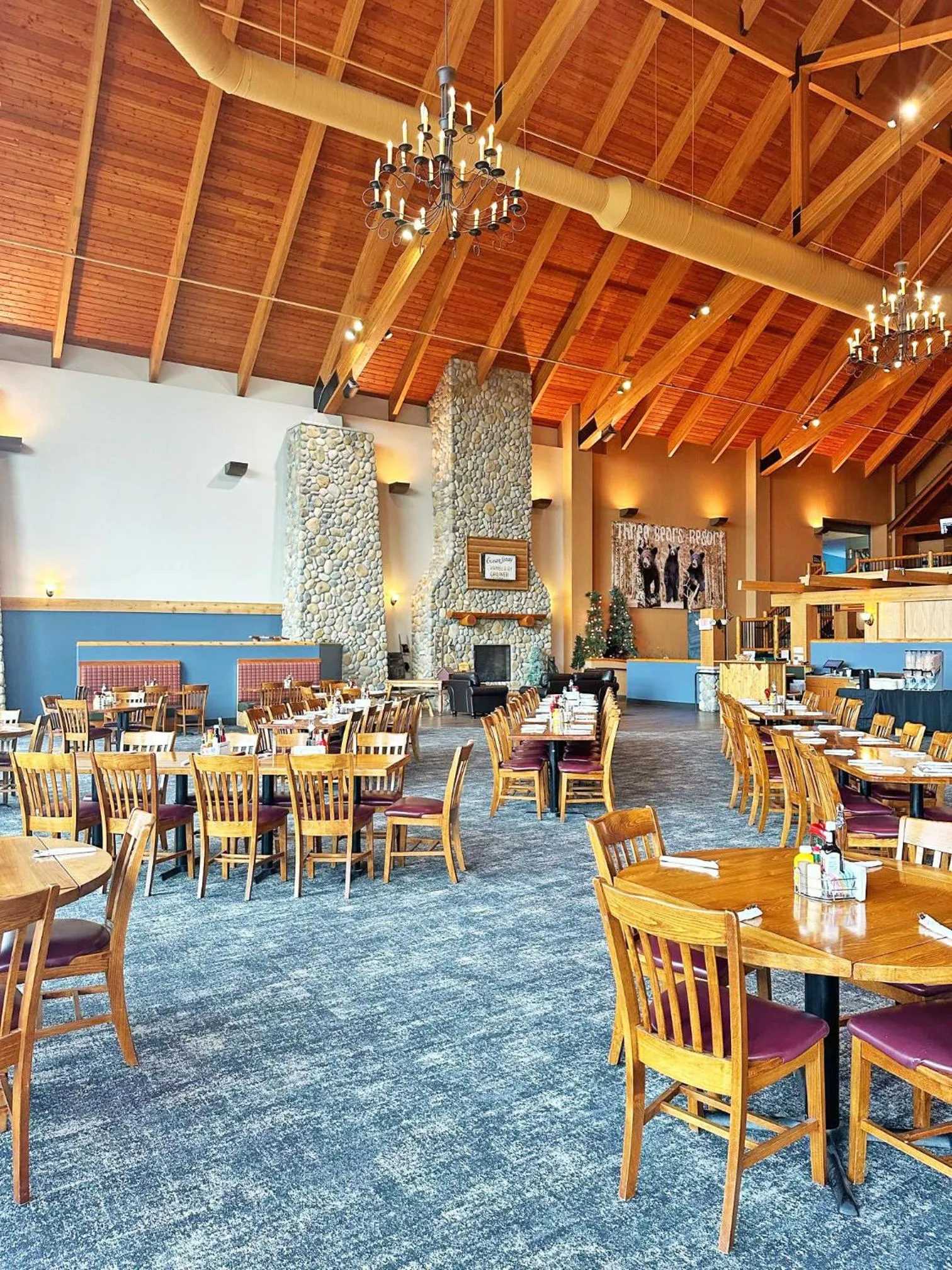 Restaurant/places to eat in Three Bears Resort Waterpark Near Tomah Ascend Collection