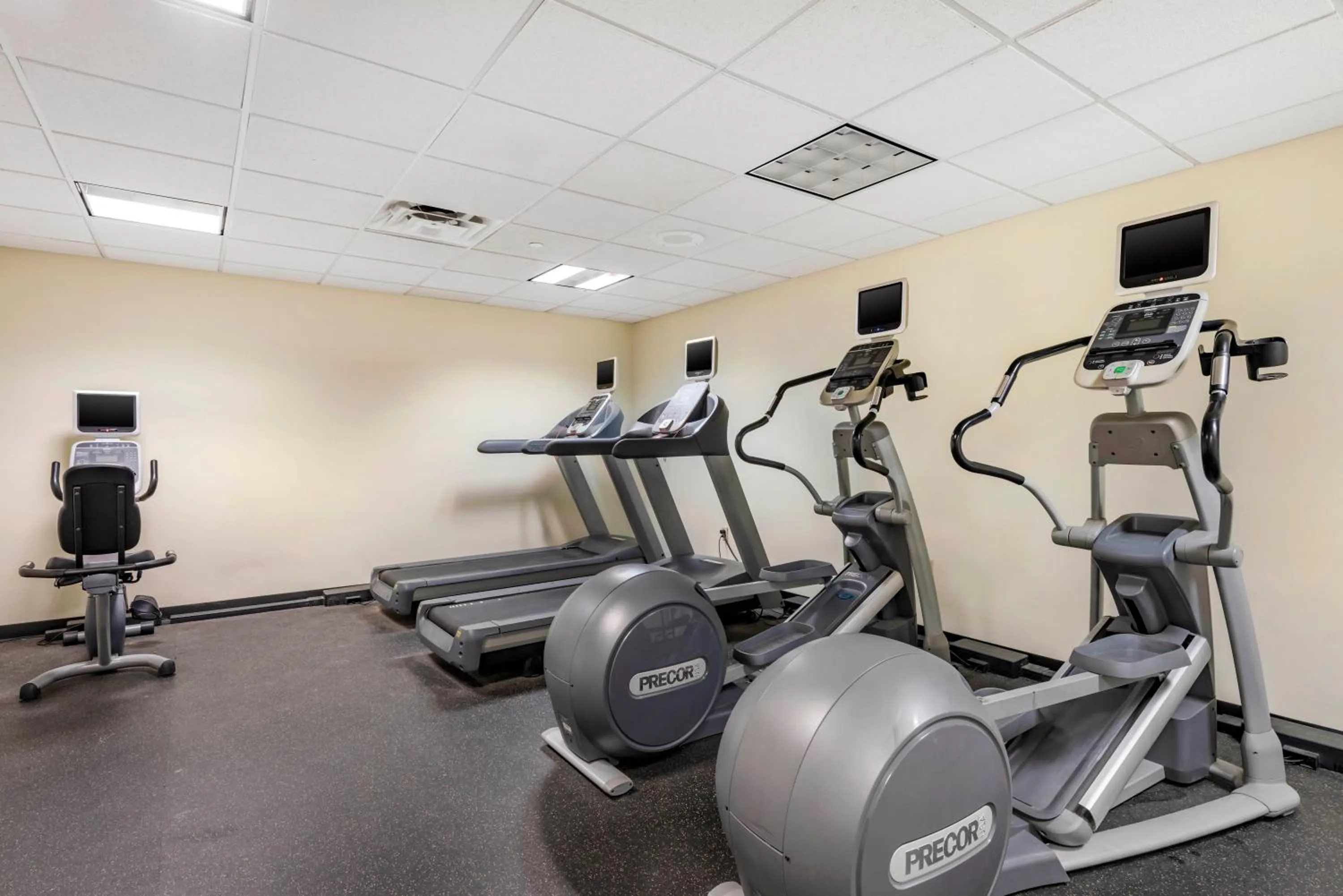 Fitness centre/facilities in Three Bears Resort Waterpark Near Tomah Ascend Collection
