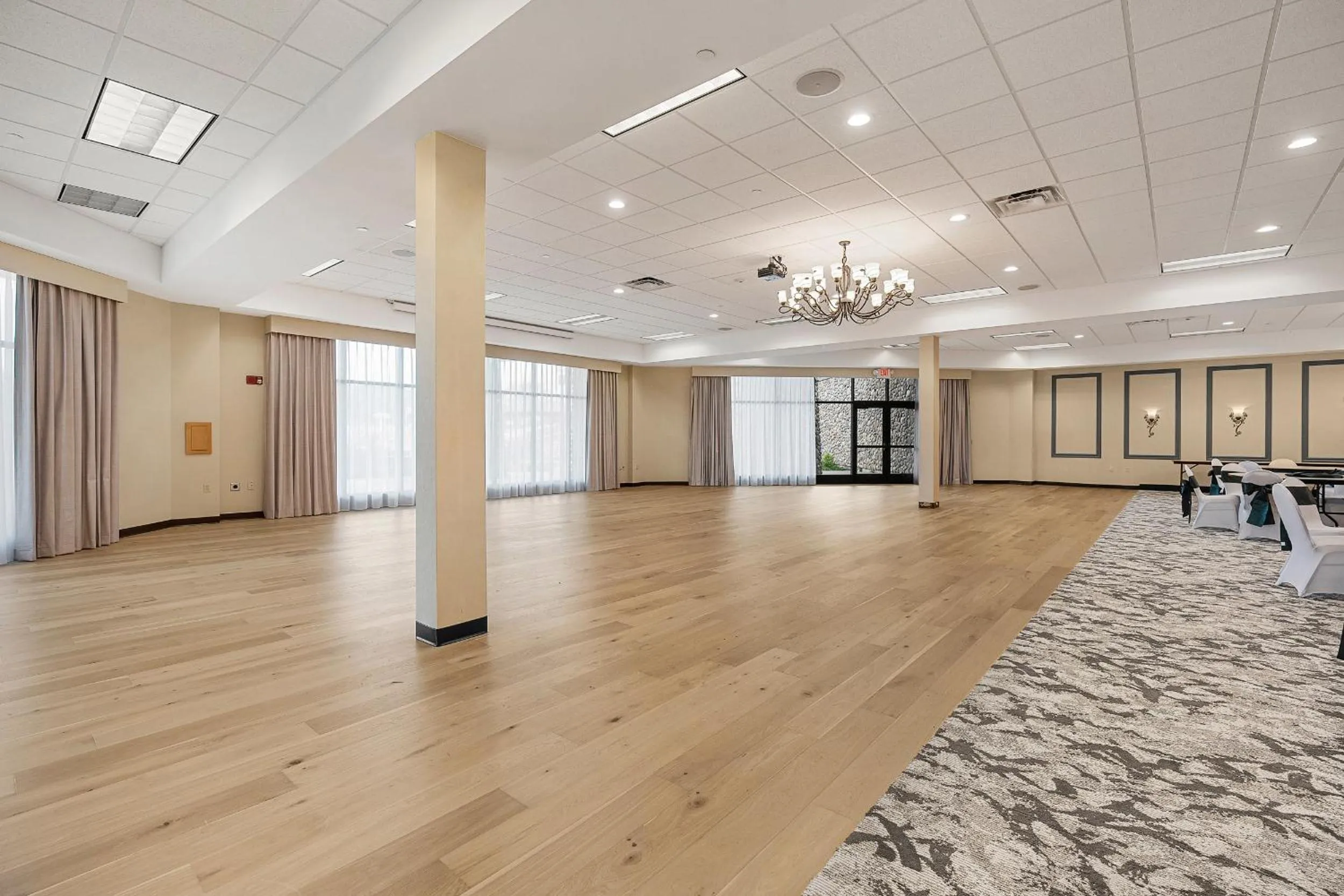 Food and drinks in Three Bears Resort Waterpark Near Tomah Ascend Collection