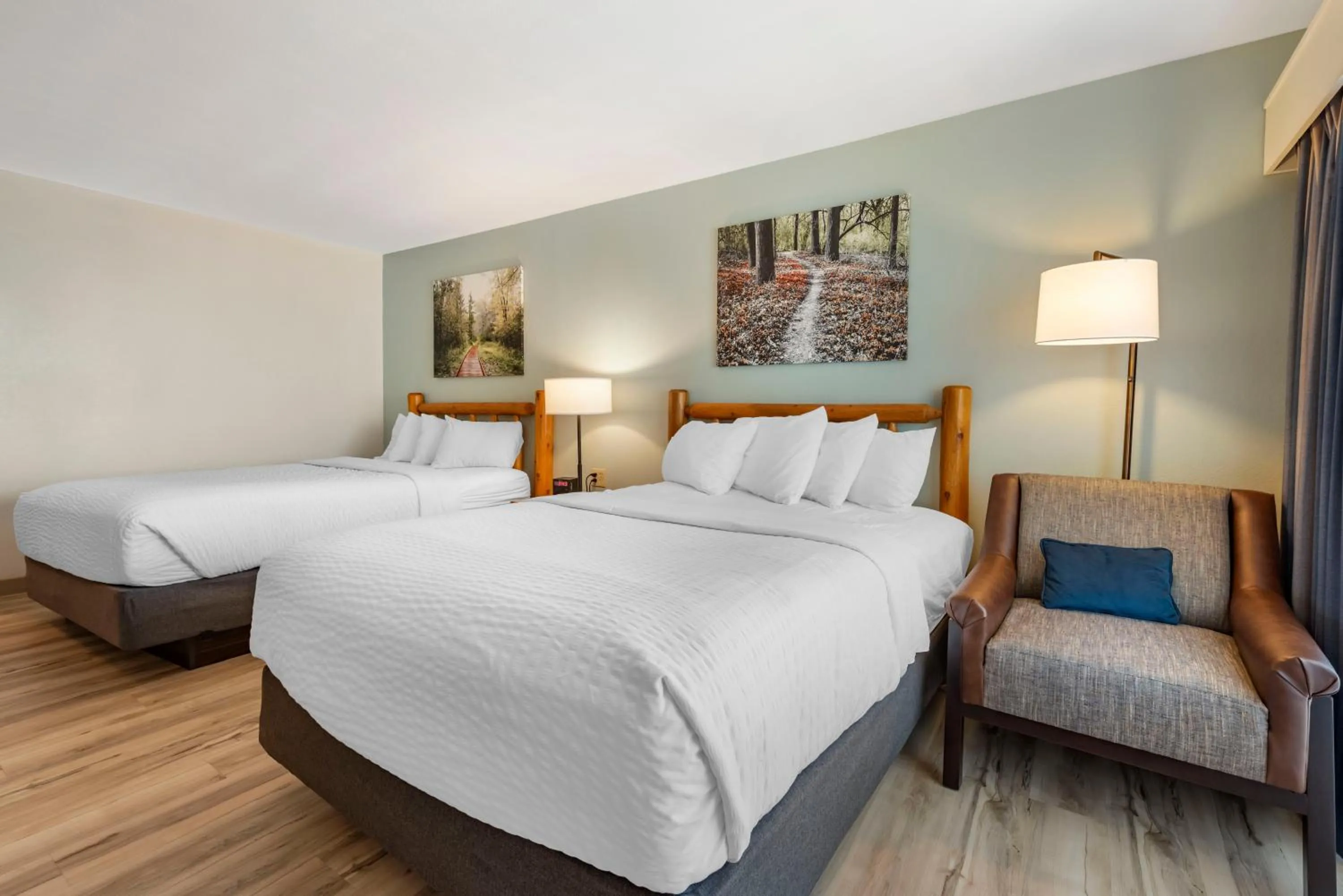 Bed in Three Bears Resort Waterpark Near Tomah Ascend Collection