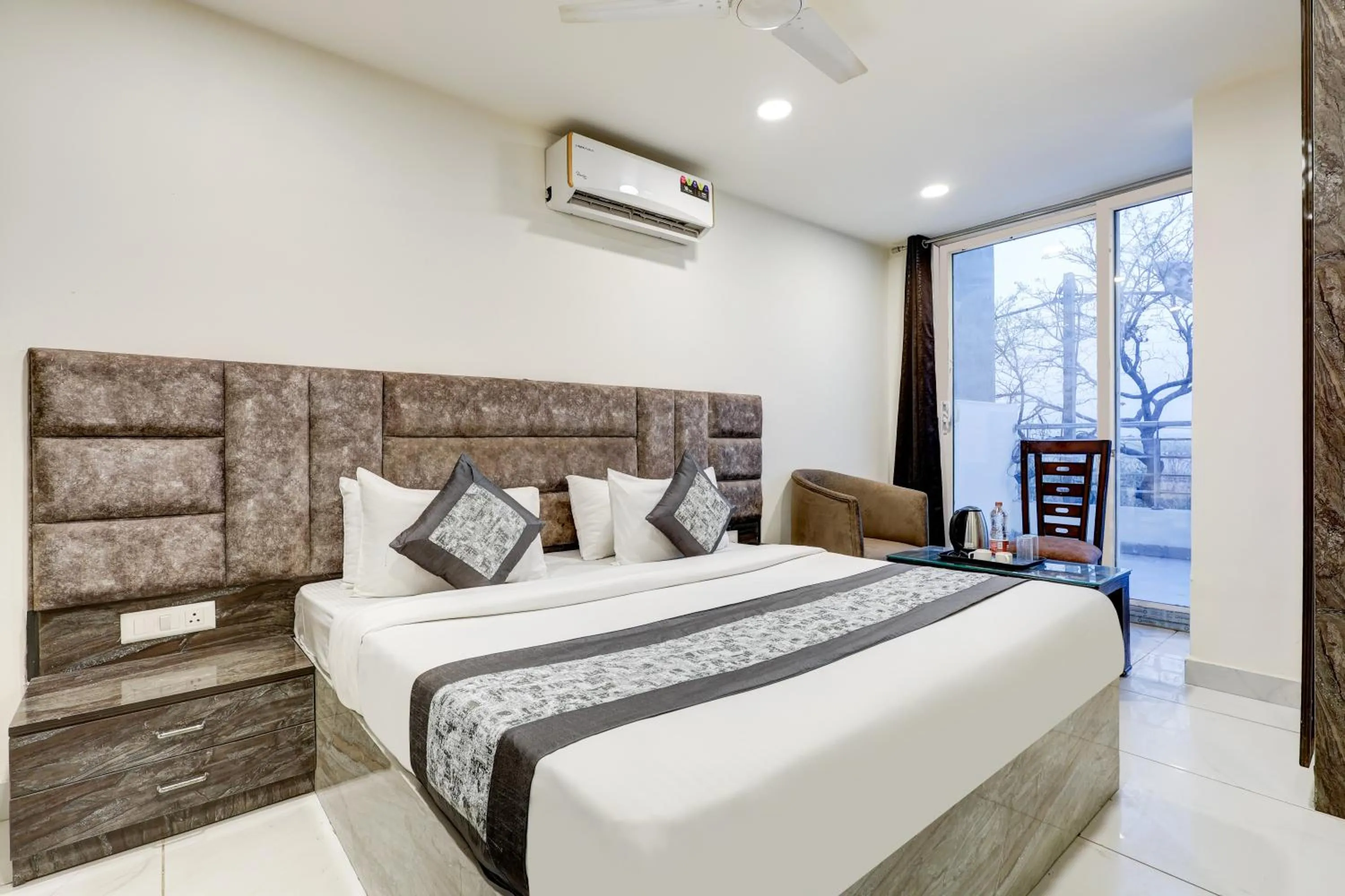 Mauryan Signature hotel with Airport View