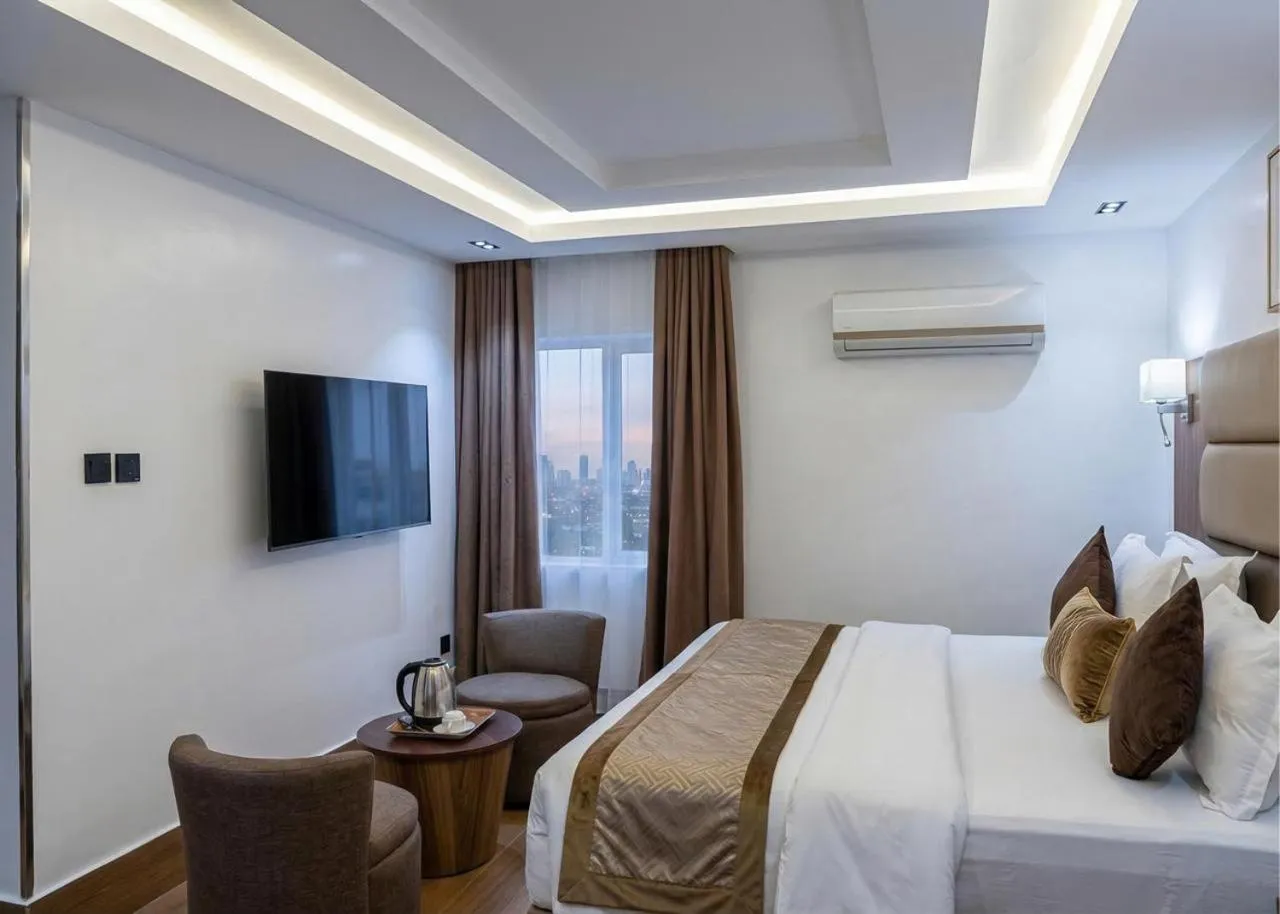 Bolton White Residence