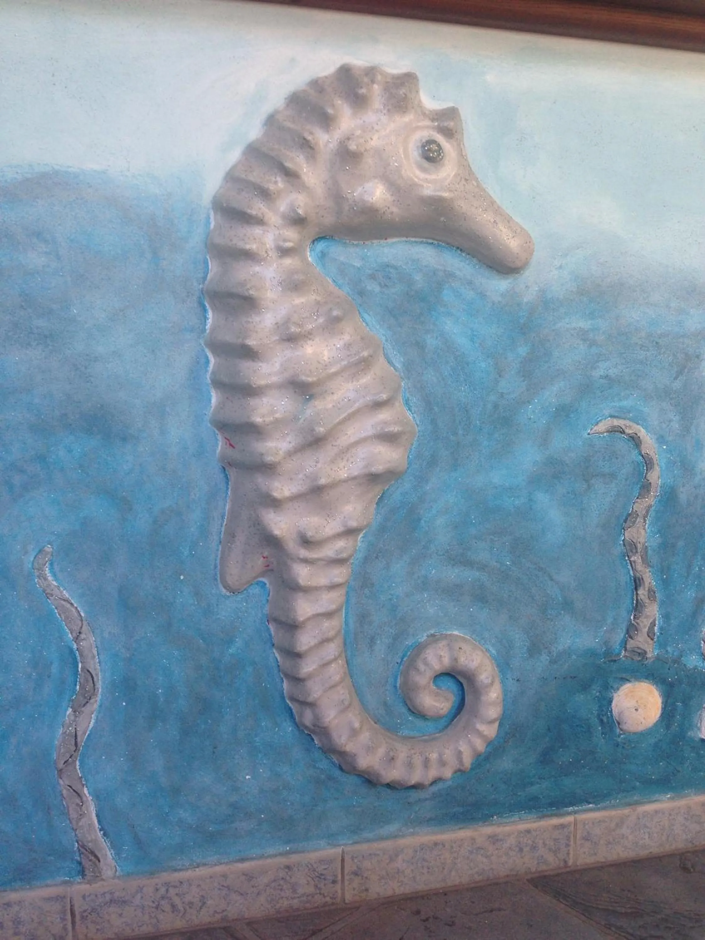 Communal lounge/ TV room in Hotel Flora